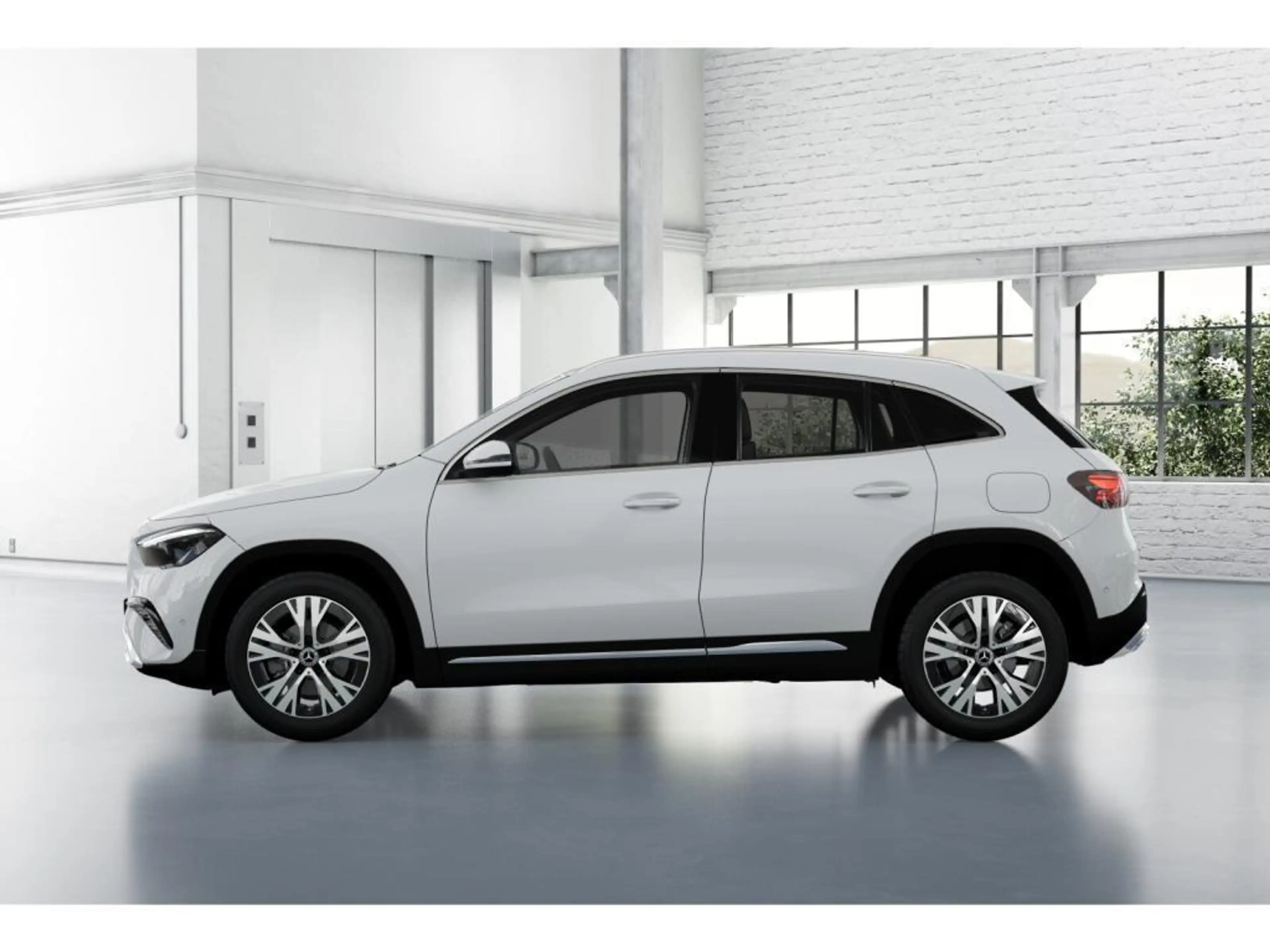 Mercedes-Benz GLA 180 — photo 3