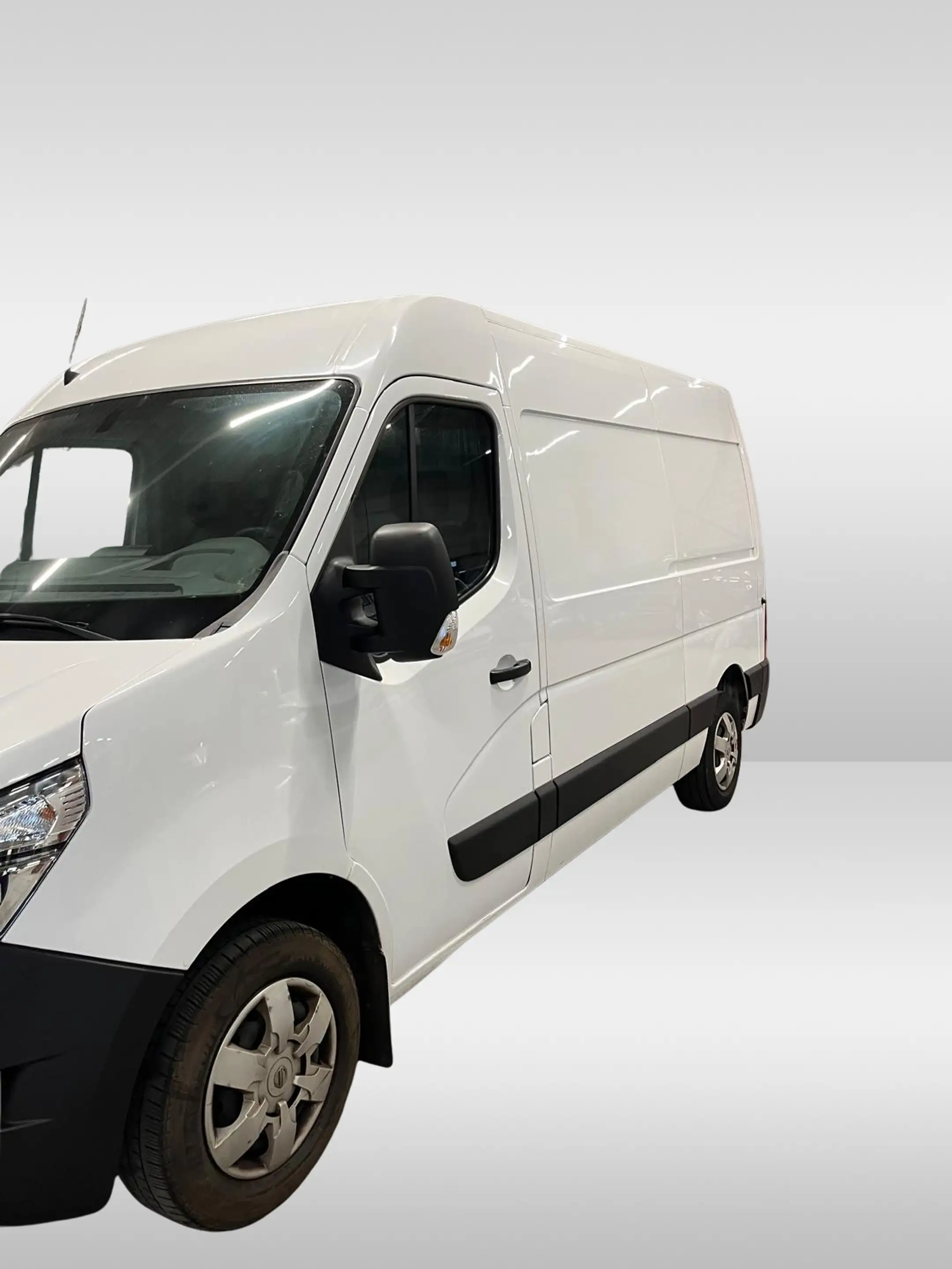 Nissan Interstar 2.3 dCi L2H2 N-Connecta — photo 2