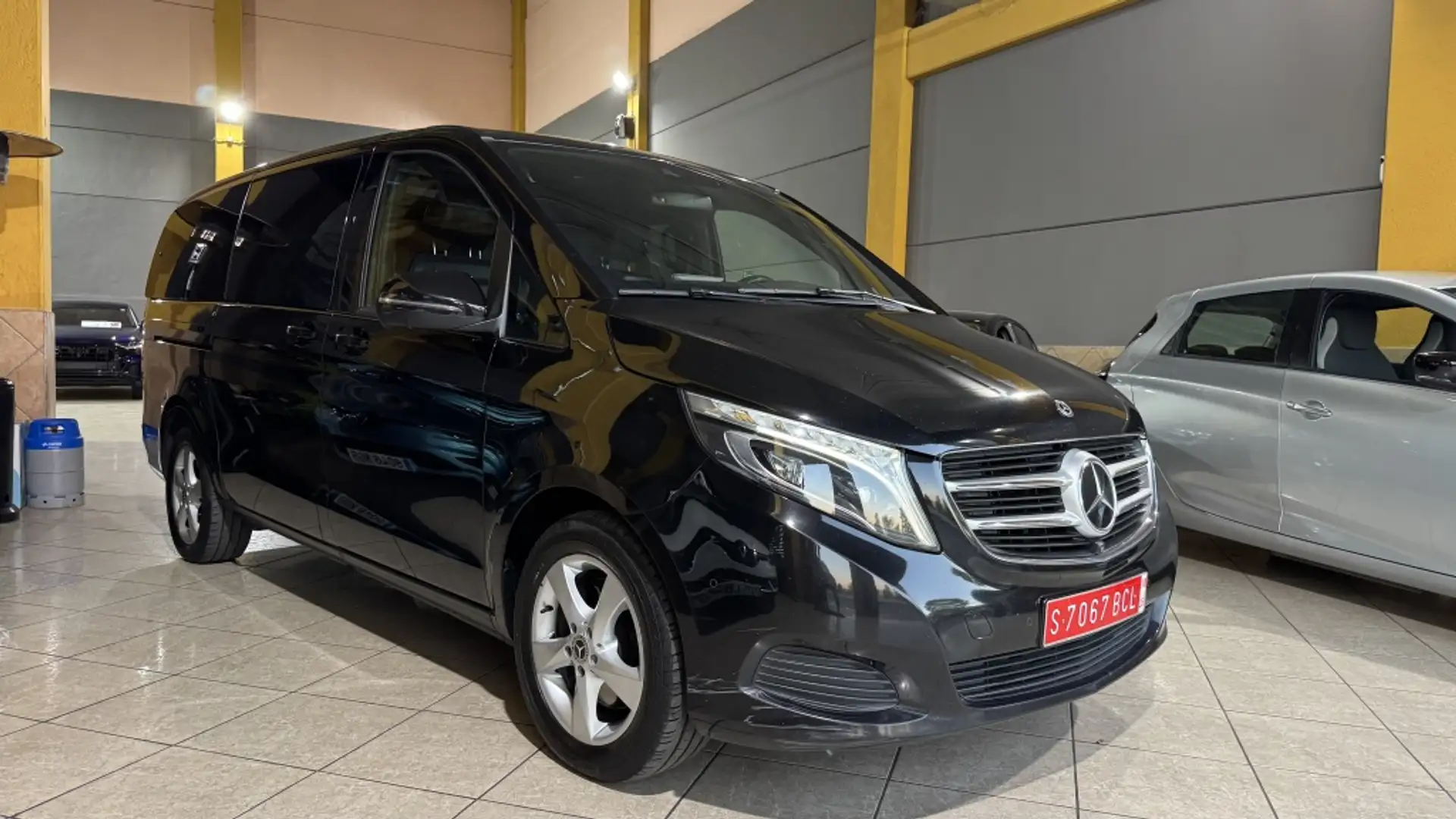 Mercedes-Benz V 250 250d Largo Avantgarde 7G Tronic Negro - 2