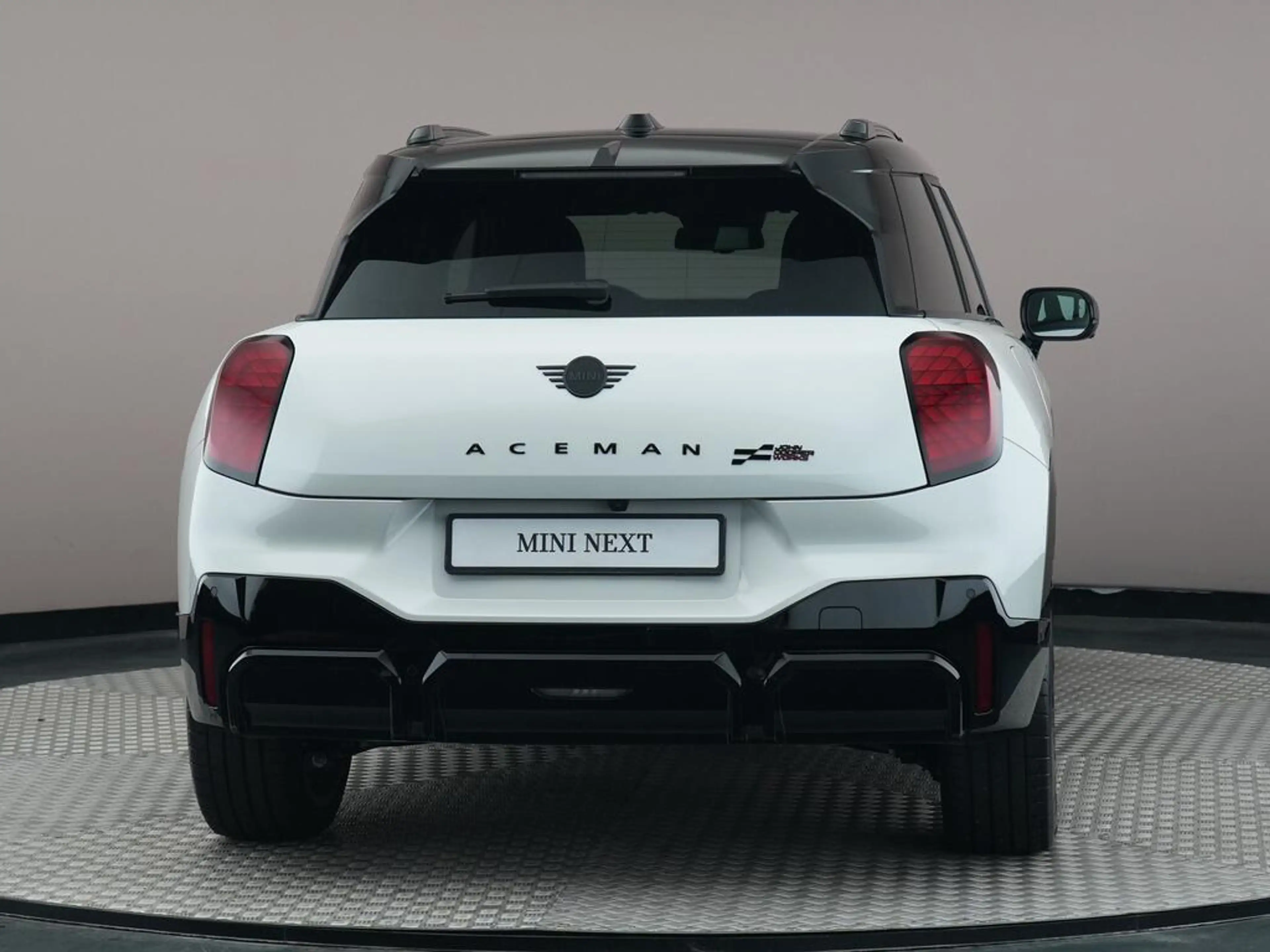 MINI Aceman E JCW John Cooper Works XL 54.2 kWh — photo 9
