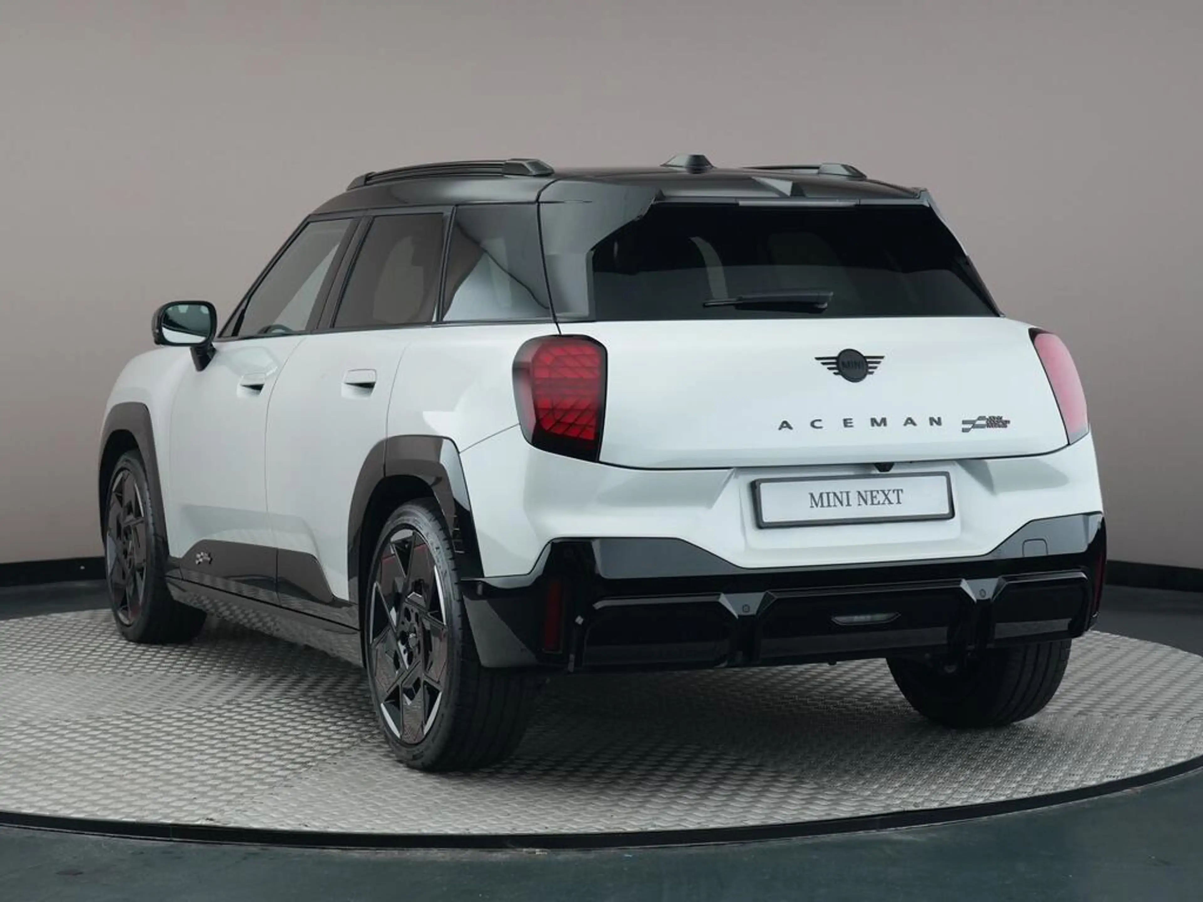 MINI Aceman E JCW John Cooper Works XL 54.2 kWh — photo 10