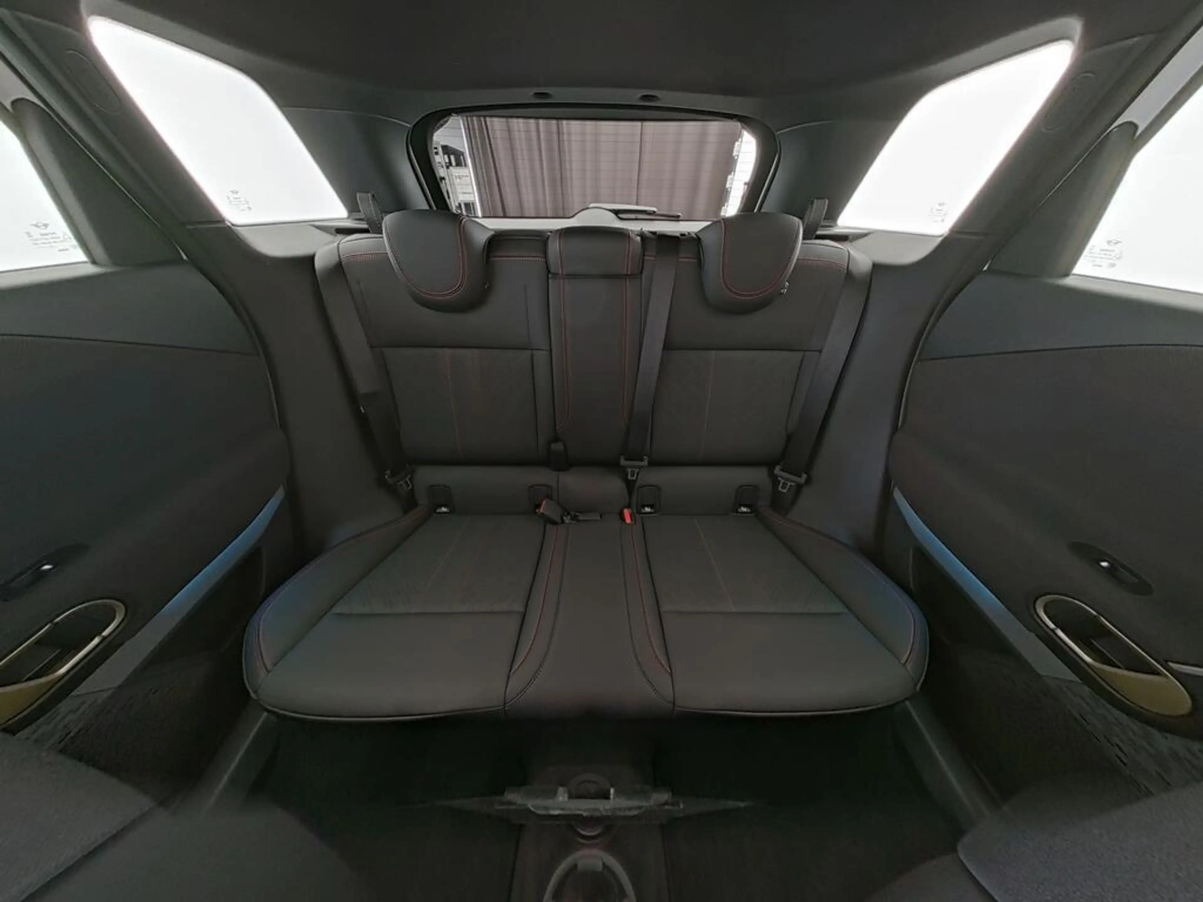 MINI Aceman E JCW John Cooper Works XL 54.2 kWh — photo 6
