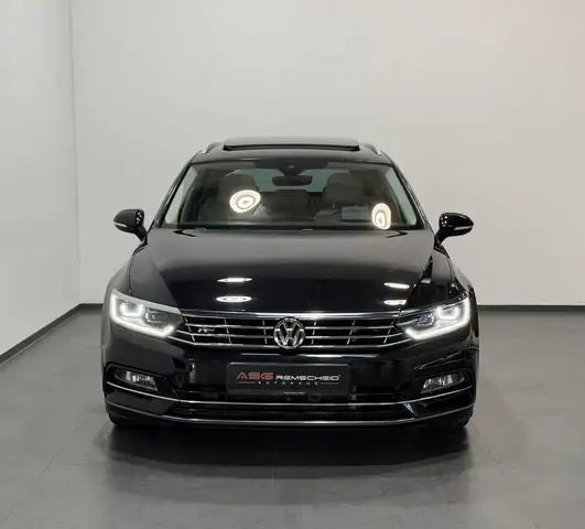 Volkswagen Passat view 2