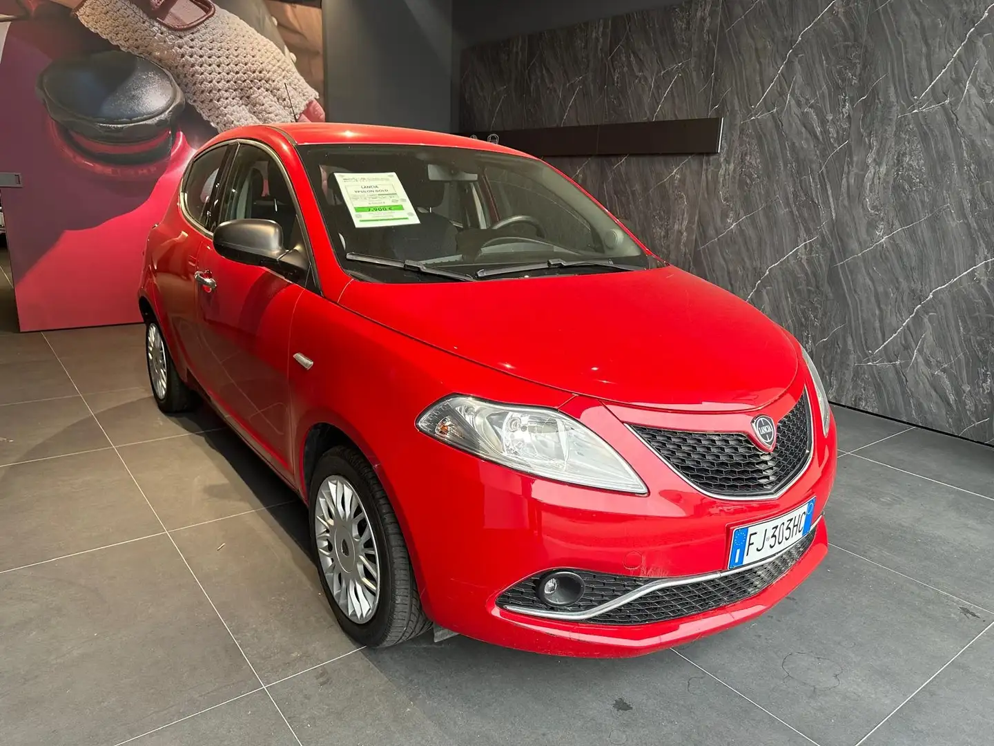Lancia Ypsilon 1.3 mjt Gold s&s 95cv my16 Rood - 1