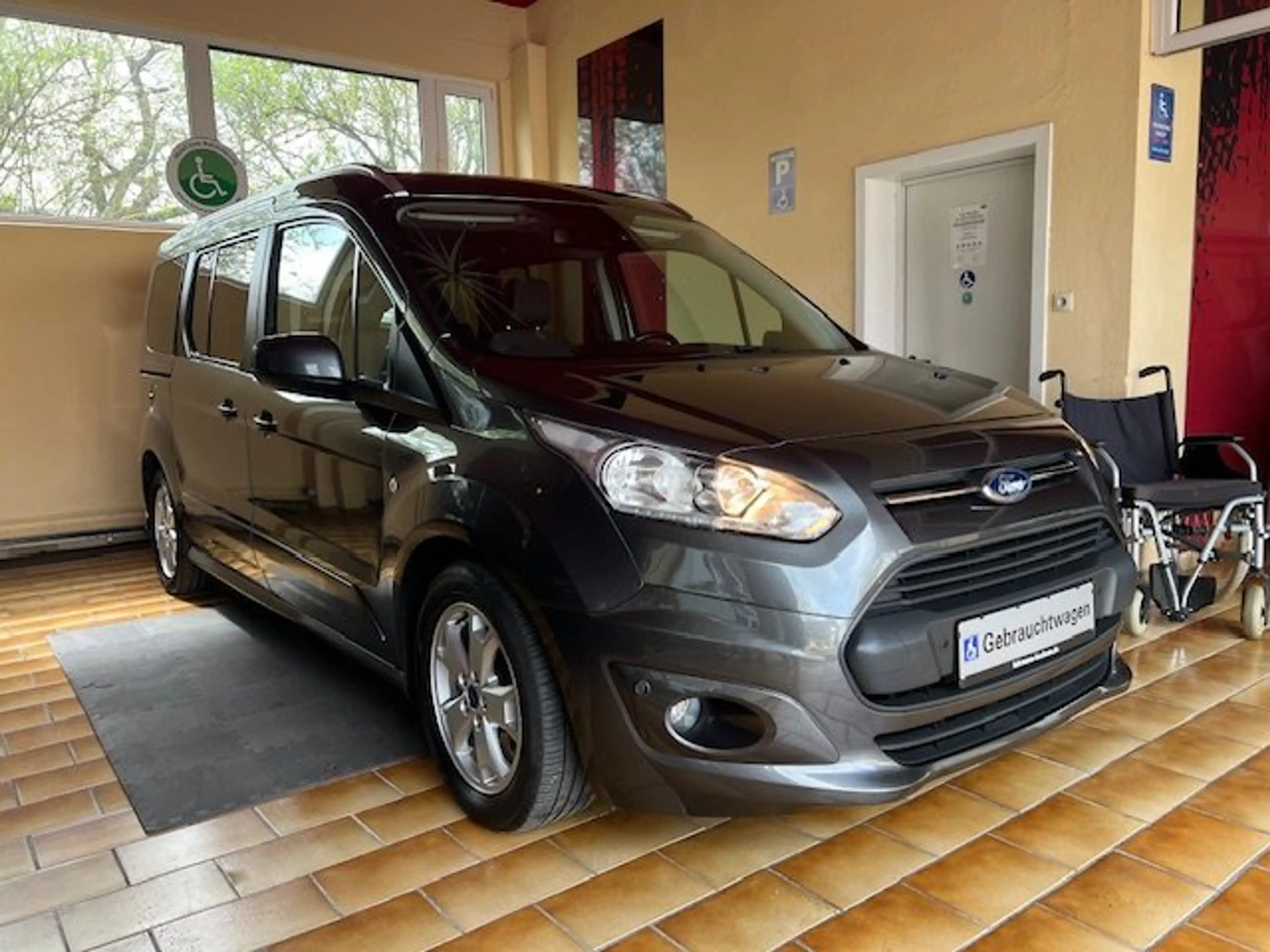 Ford Grand Tourneo Connect L2 Rollstuhlrampe Futuresafe Pano Kam Nav — photo 5