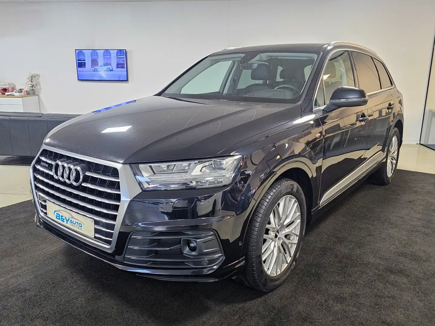 Audi Q7 3.0 TDi V6 ultra Quattro Noir - 1