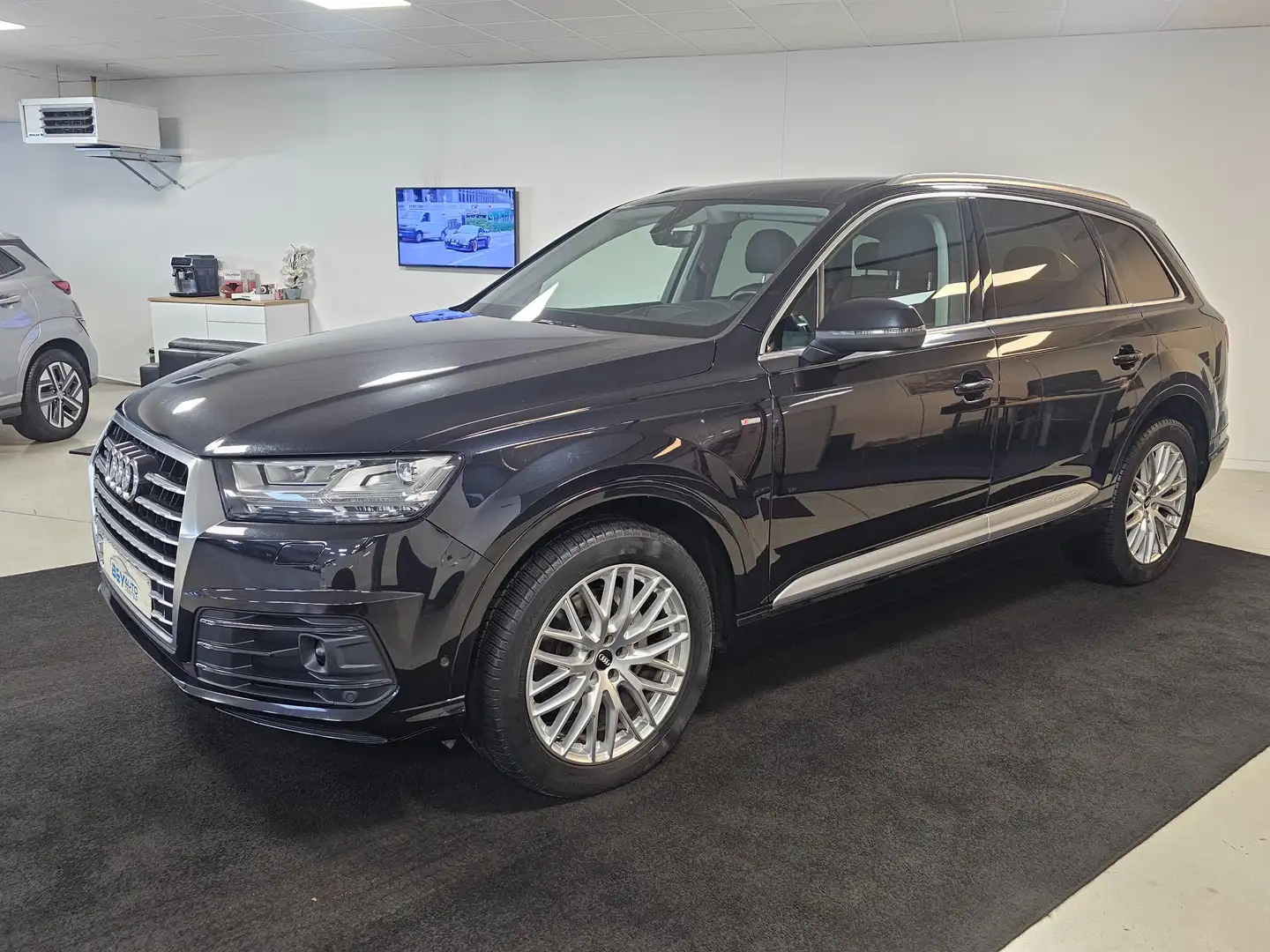 Audi Q7 3.0 TDi V6 ultra Quattro Noir - 2