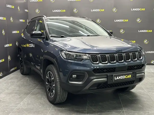 Jeep Compass view 3