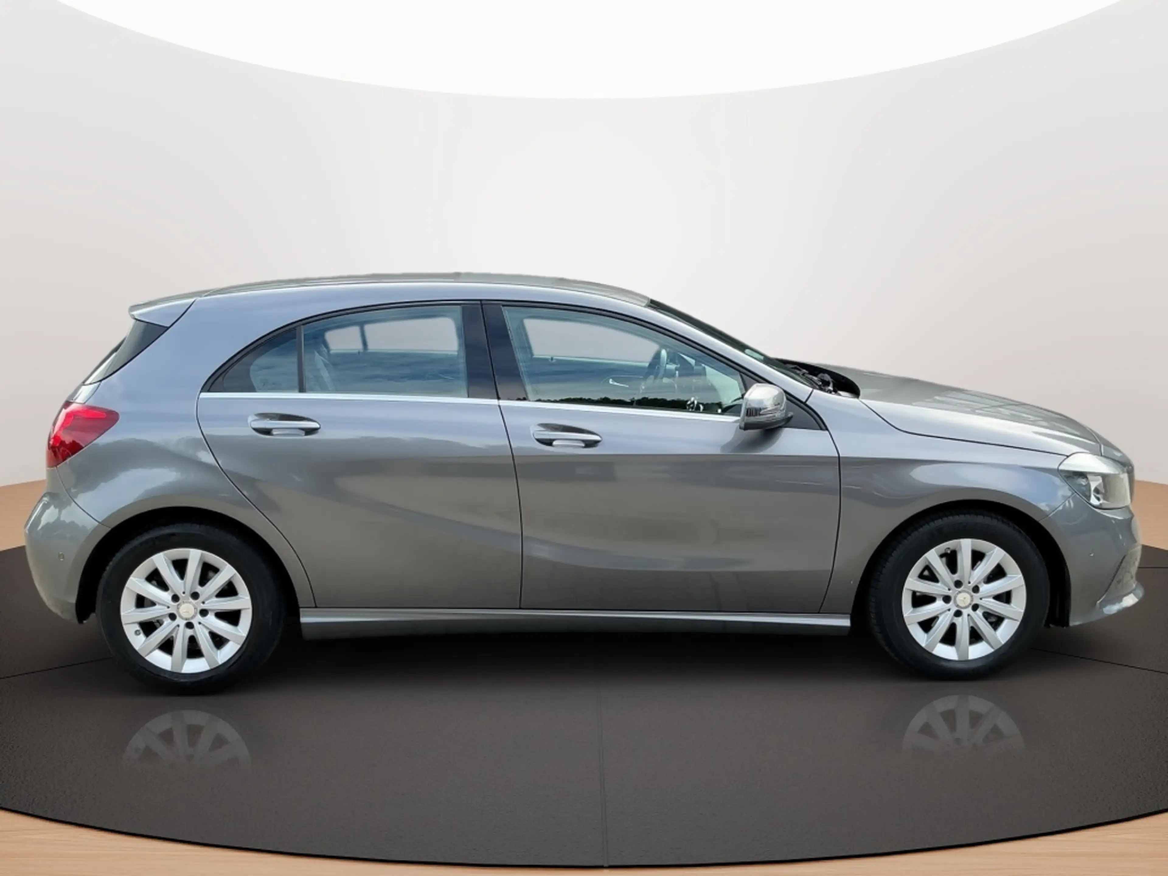 Mercedes-Benz A 180 STYLE NAVIGATION SITZHEIZUNG PARKTRONIC — photo 5
