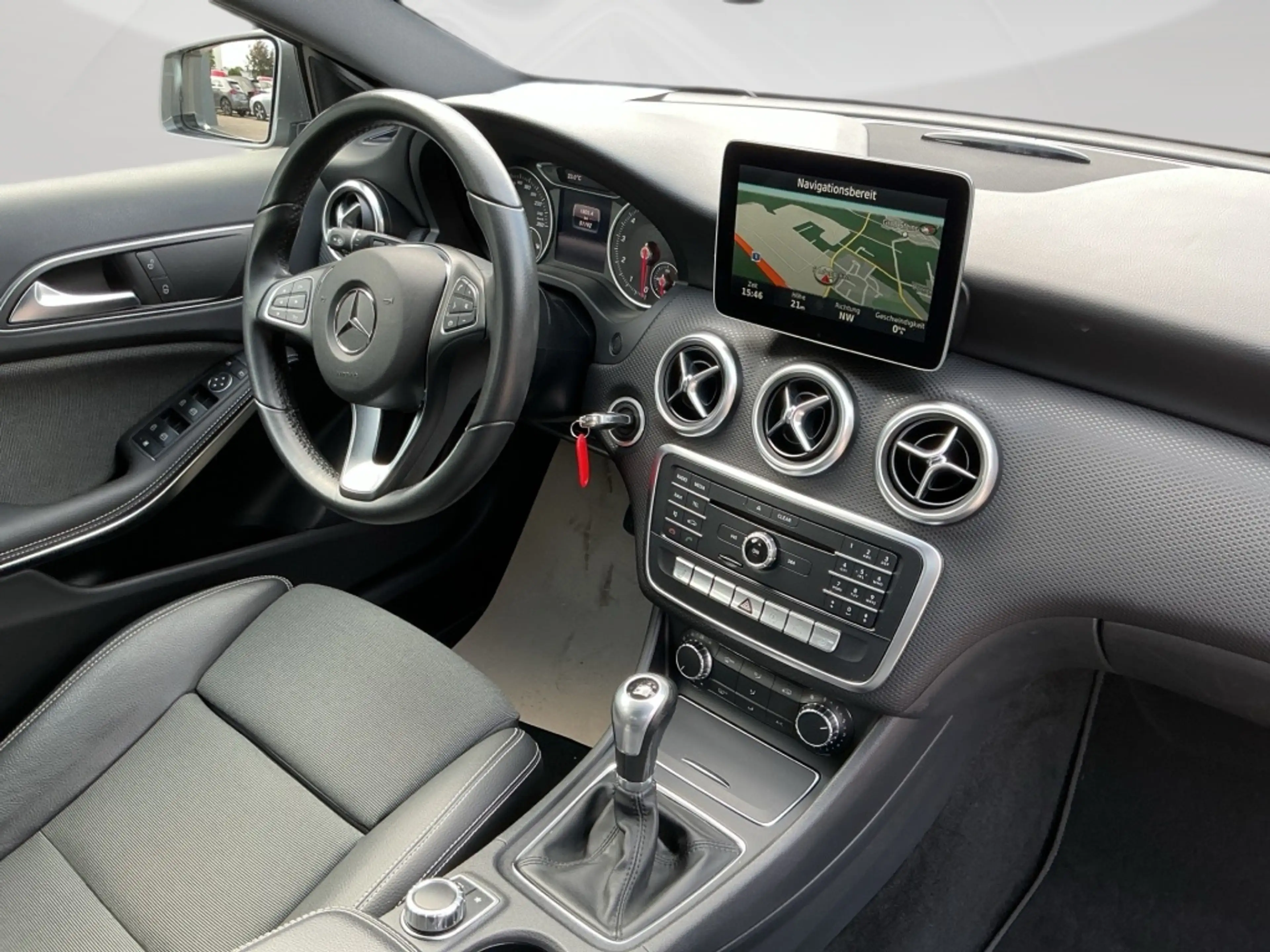 Mercedes-Benz A 180 STYLE NAVIGATION SITZHEIZUNG PARKTRONIC — photo 10