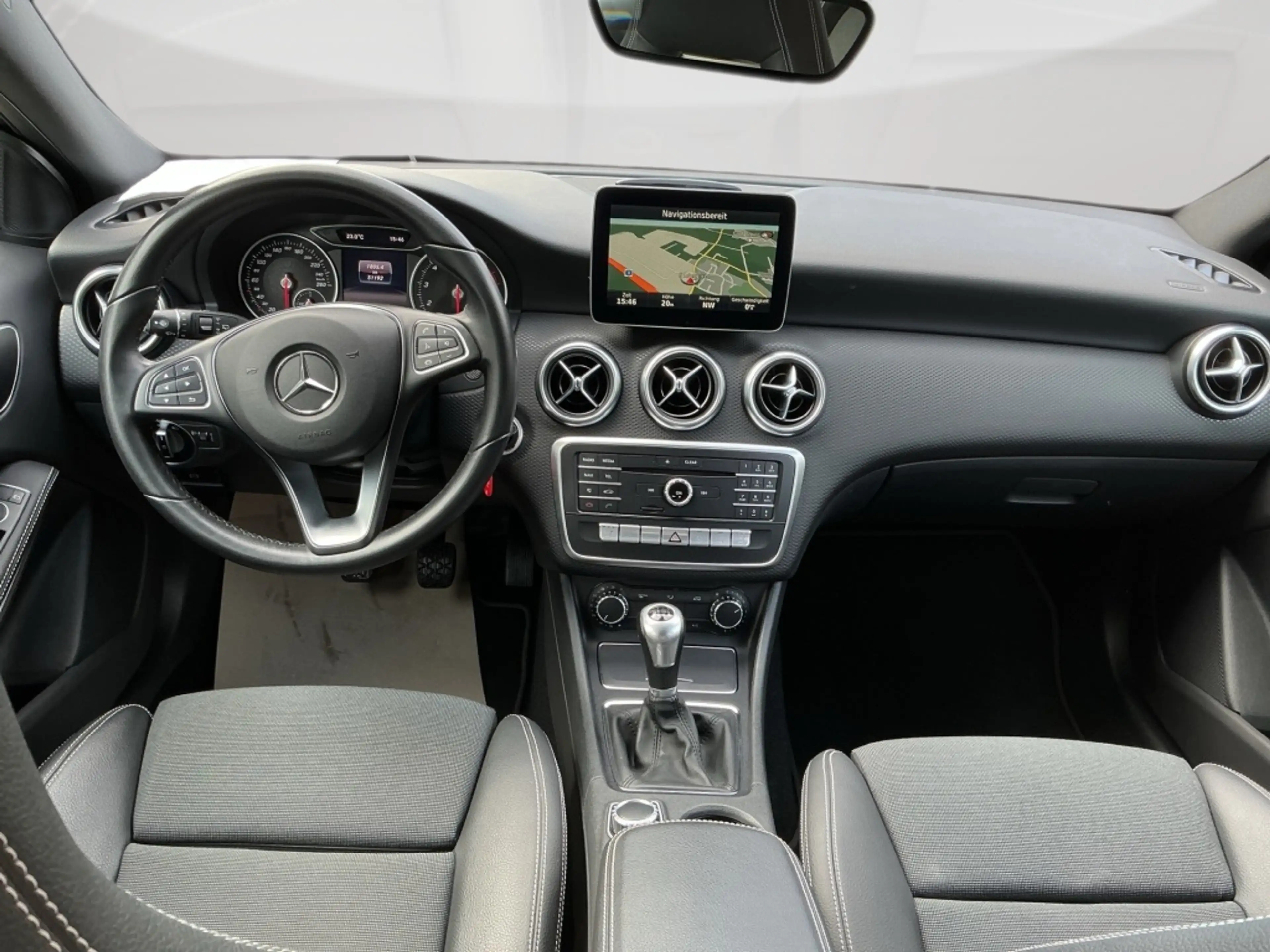 Mercedes-Benz A 180 STYLE NAVIGATION SITZHEIZUNG PARKTRONIC — photo 12