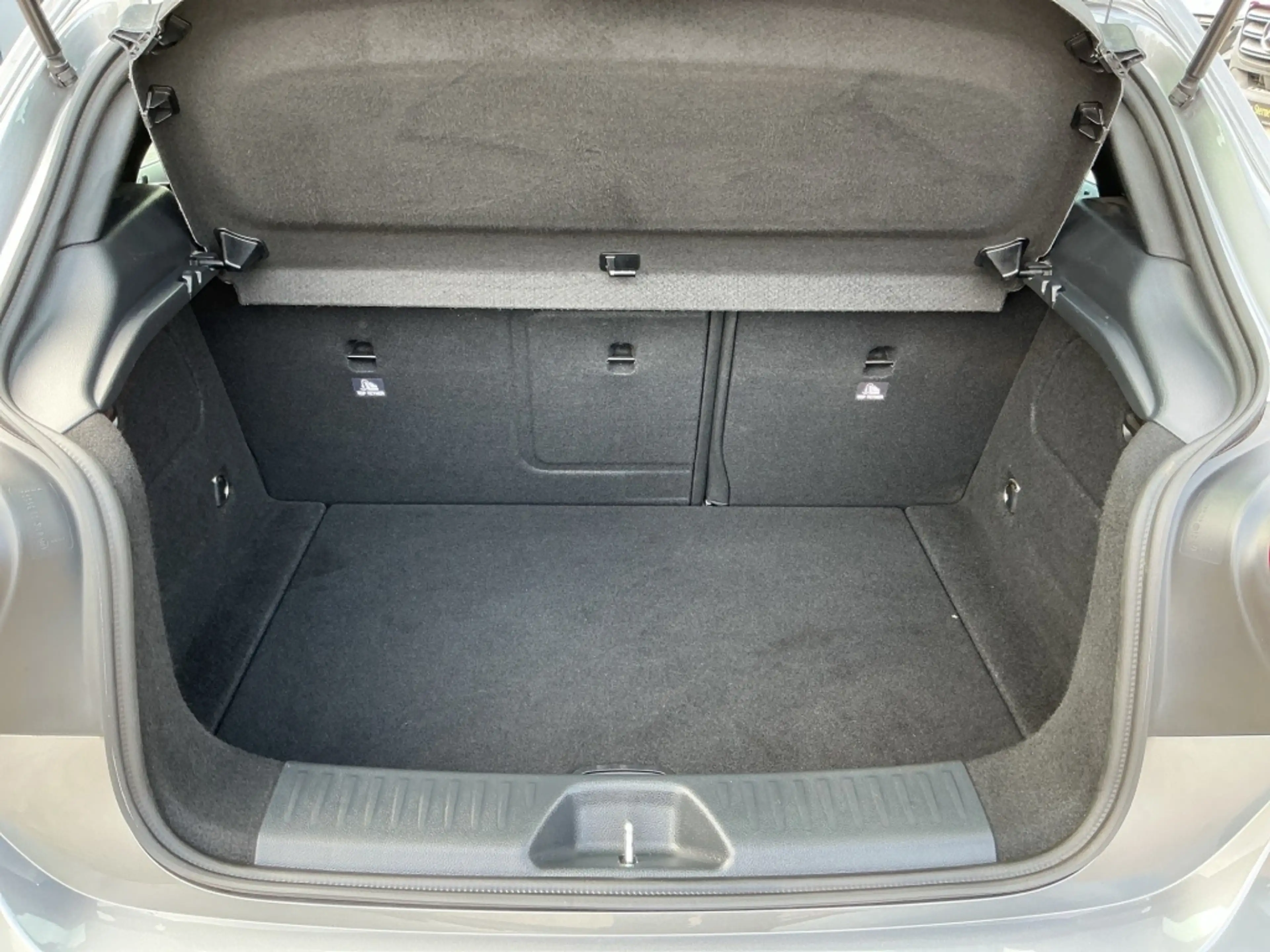 Mercedes-Benz A 180 STYLE NAVIGATION SITZHEIZUNG PARKTRONIC — photo 14