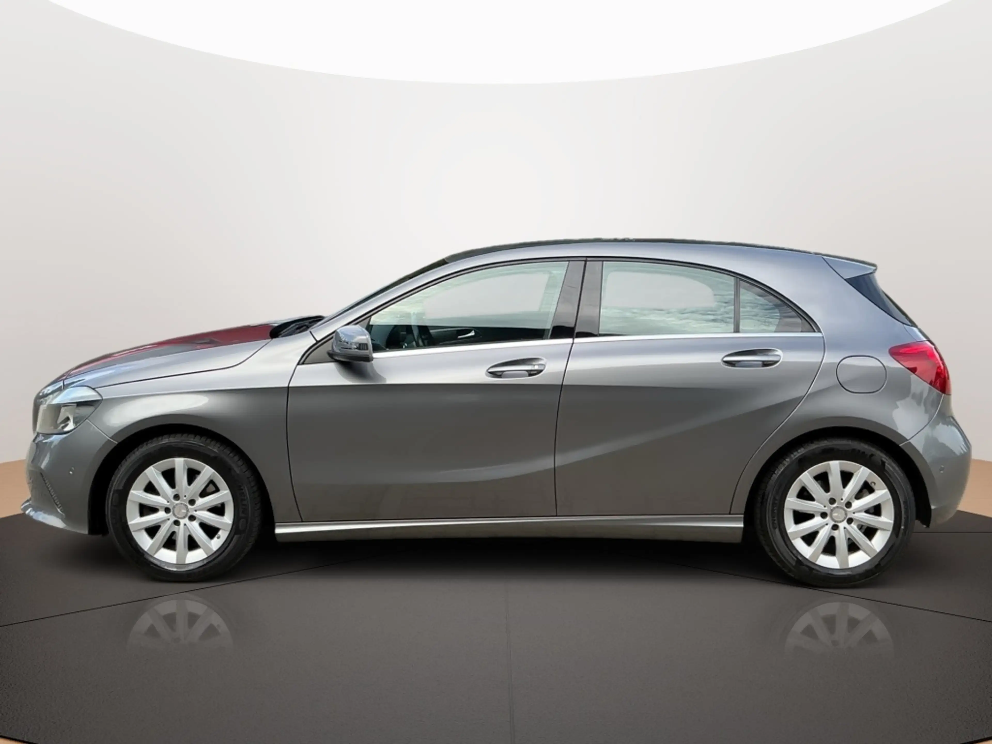 Mercedes-Benz A 180 STYLE NAVIGATION SITZHEIZUNG PARKTRONIC — photo 9