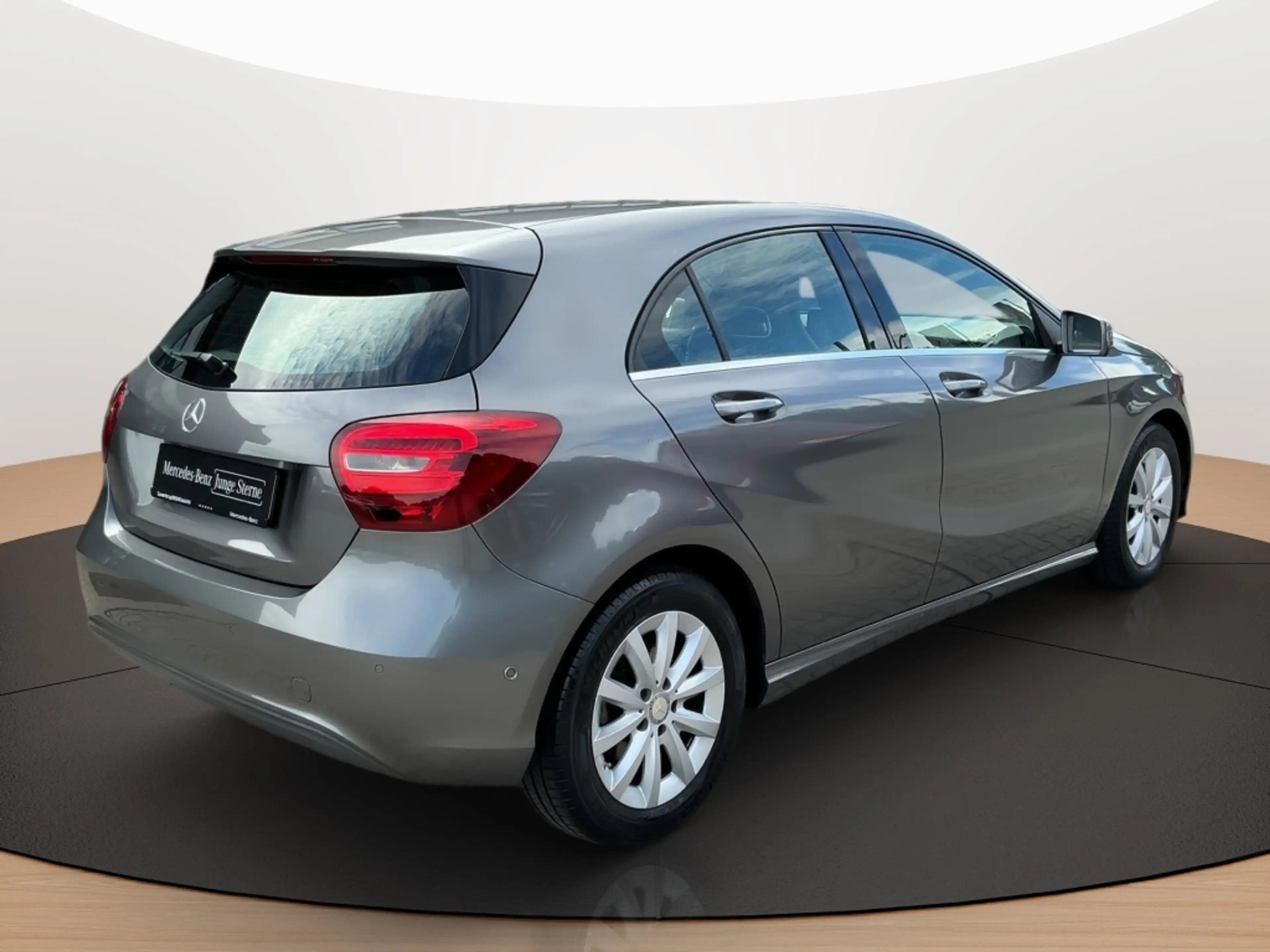 Mercedes-Benz A 180 STYLE NAVIGATION SITZHEIZUNG PARKTRONIC — photo 6