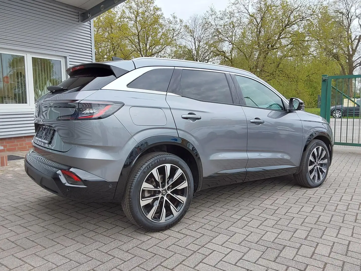 Renault Austral 1.3 TCe CVT 160 MH Techno ACC/APP/LED/NAV/PDC/S... Grau - 2