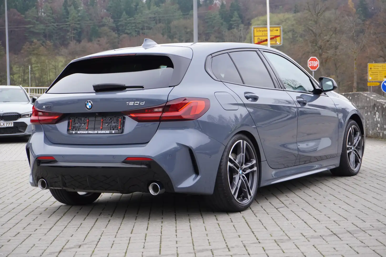 BMW 120 d xDrive M Sport Head-Up Kamera LED Sportsitze 18" Grau - 2