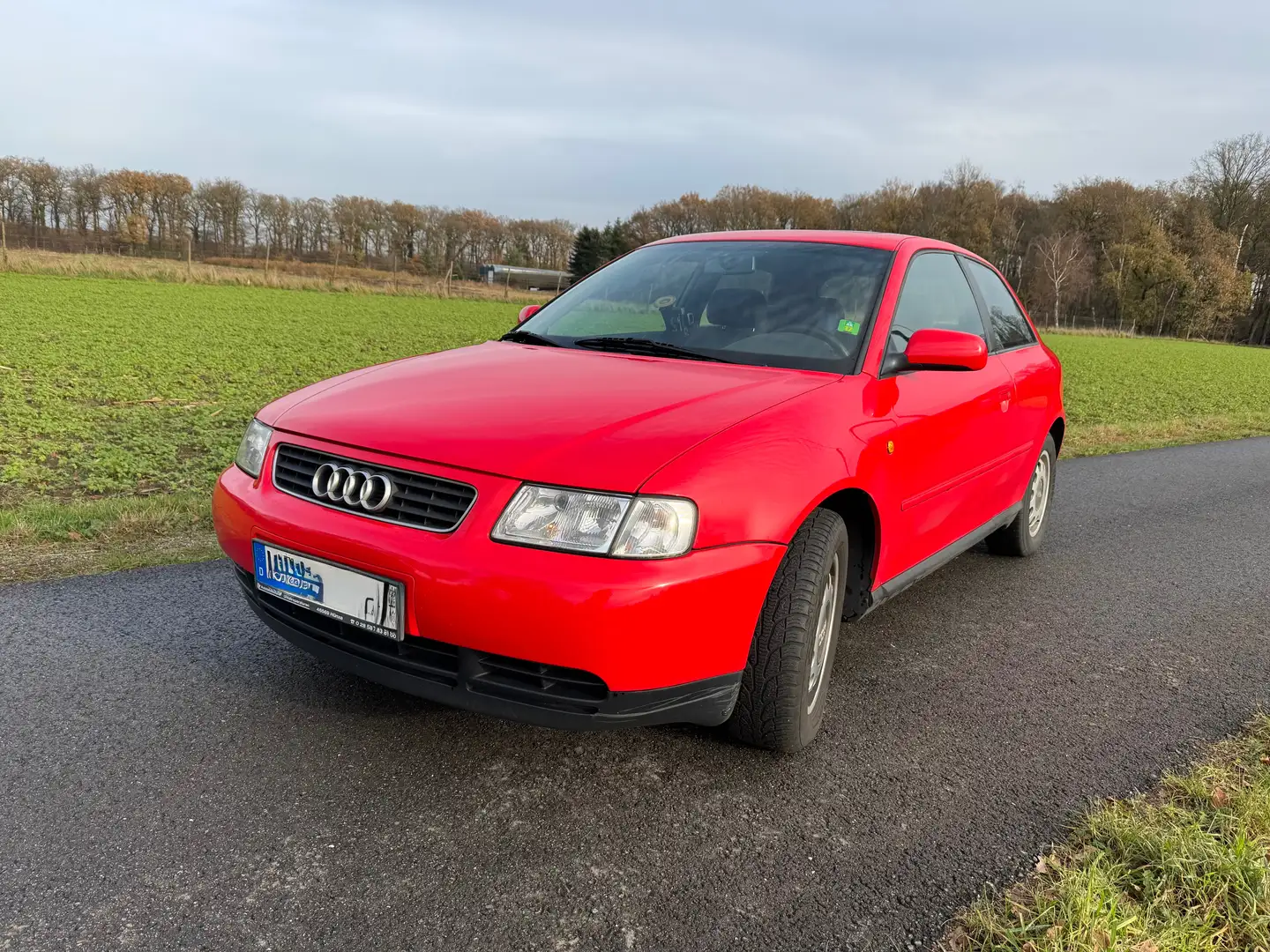 Audi A3 A3 1.6 Attraction Червоний - 2