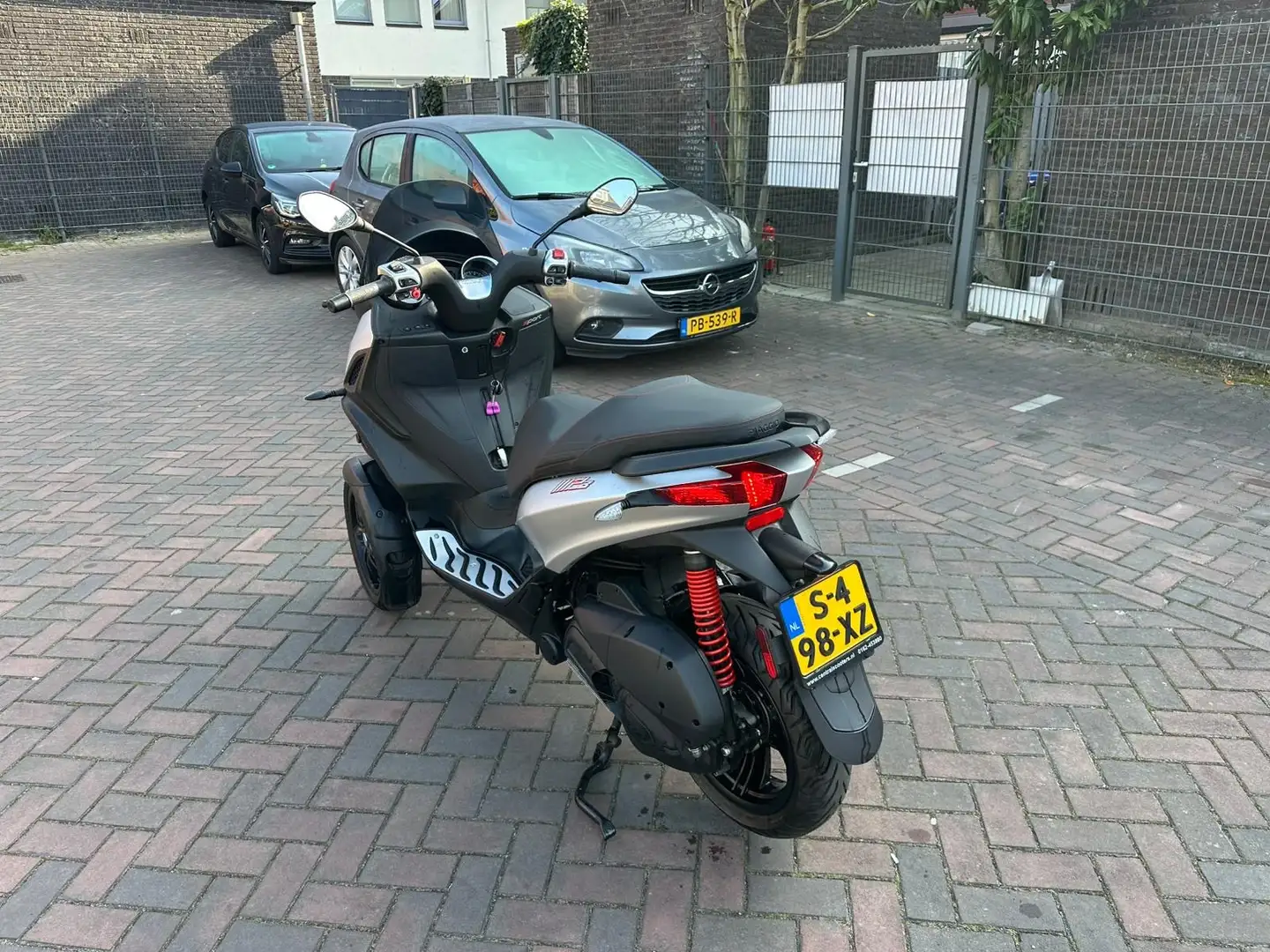 Piaggio MP3 300 mp3 300cc Grijs - 2