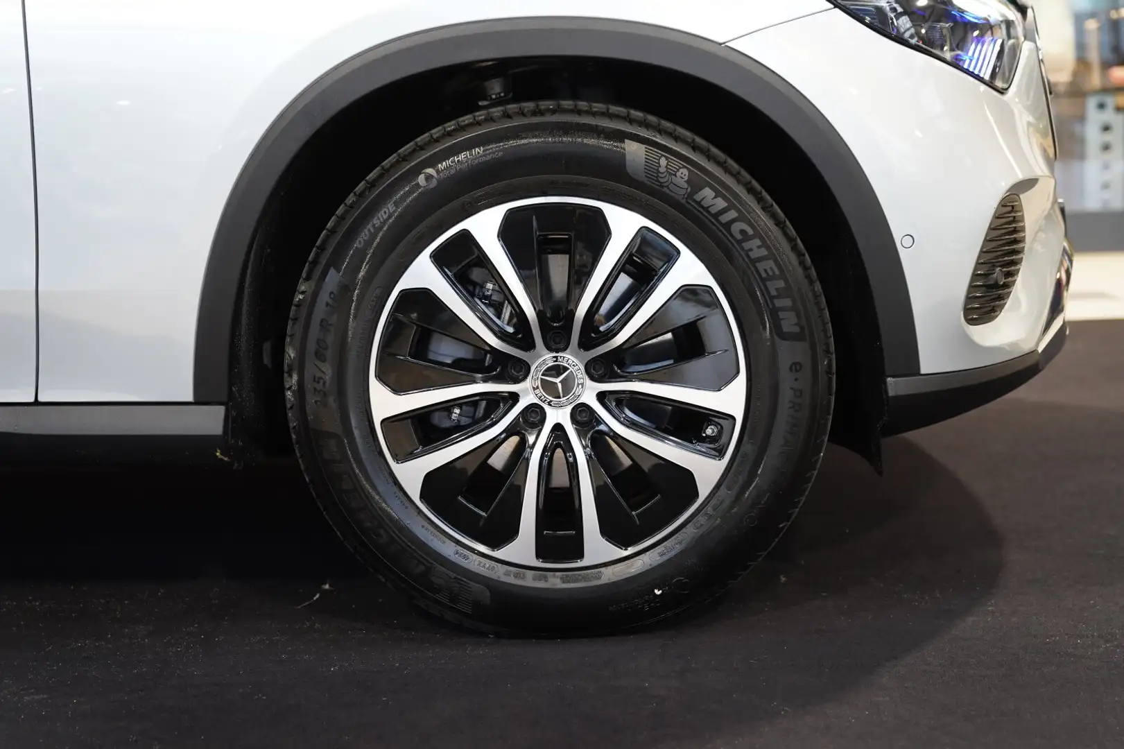 Mercedes-Benz GLC 220 GLC 220 d 4M AVANTGARDE Fahrassistenz AHK 360° Silber - 2