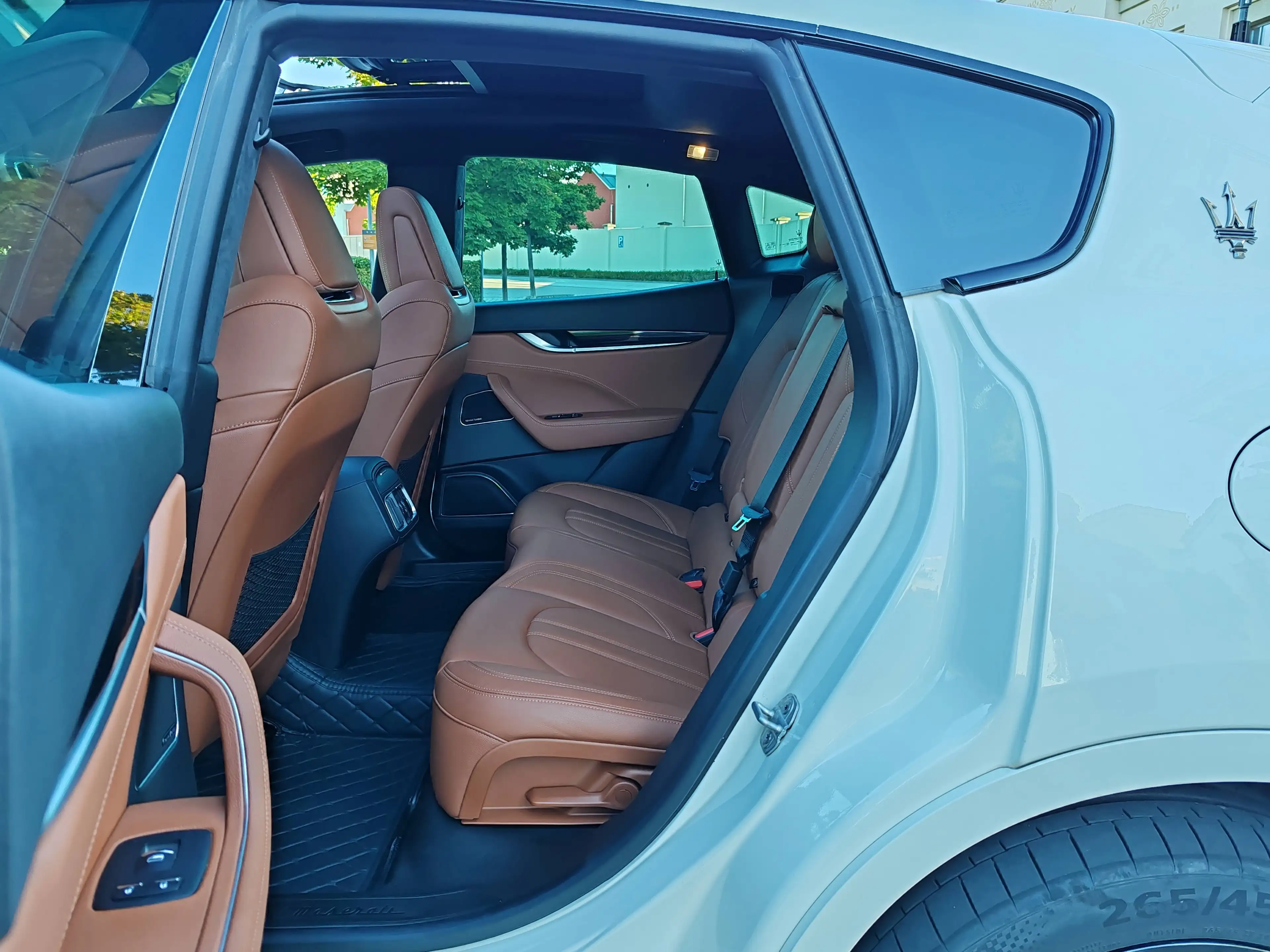 Maserati Levante GT Hybrid | NERISSIMO | SPORT | PIENO FIORE | SKYHOOK | H&K | ACC | LED | 360° | MASERATI-HISTORIE — photo 14