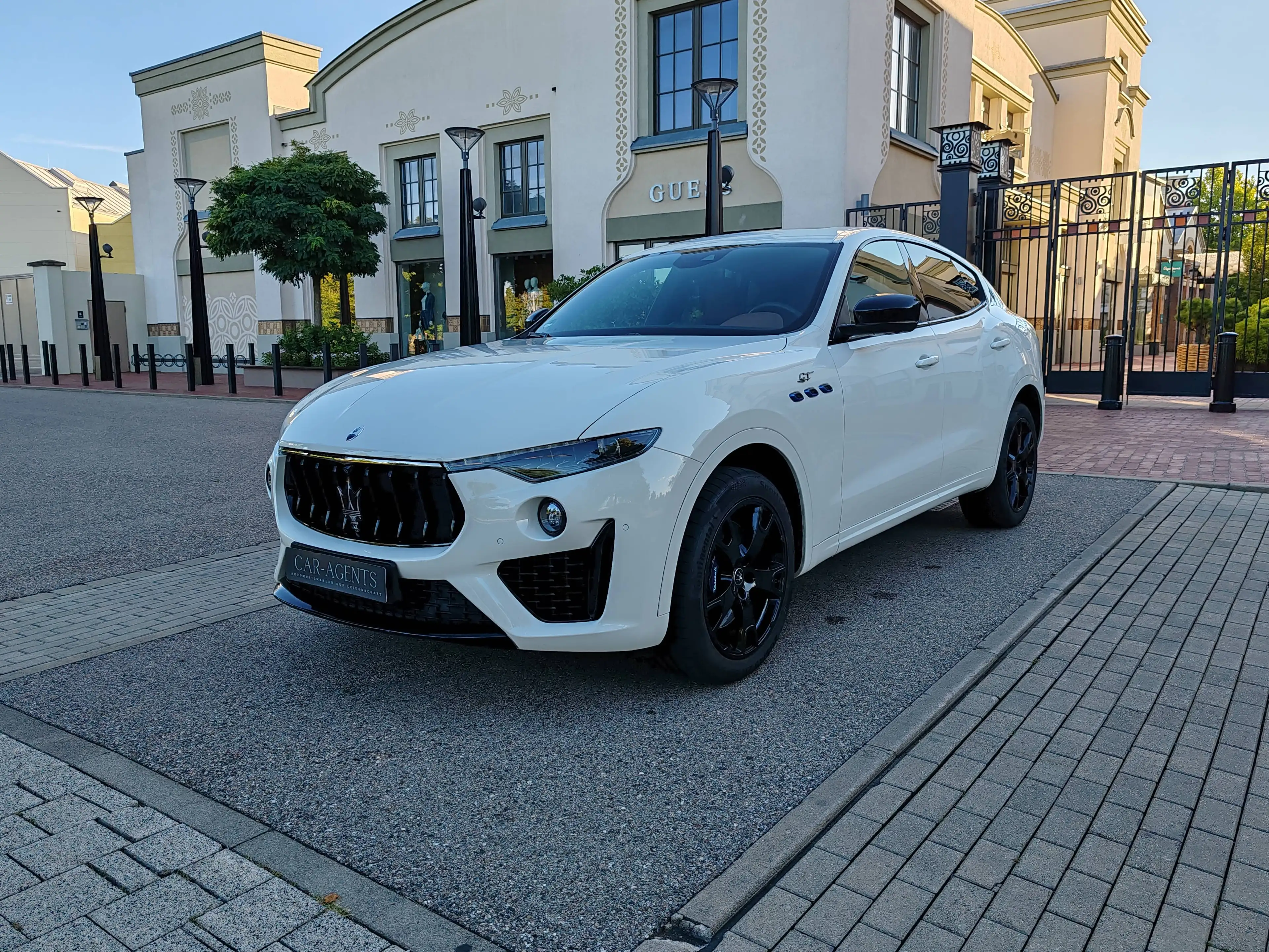 Maserati Levante GT Hybrid | NERISSIMO | SPORT | PIENO FIORE | SKYHOOK | H&K | ACC | LED | 360° | MASERATI-HISTORIE