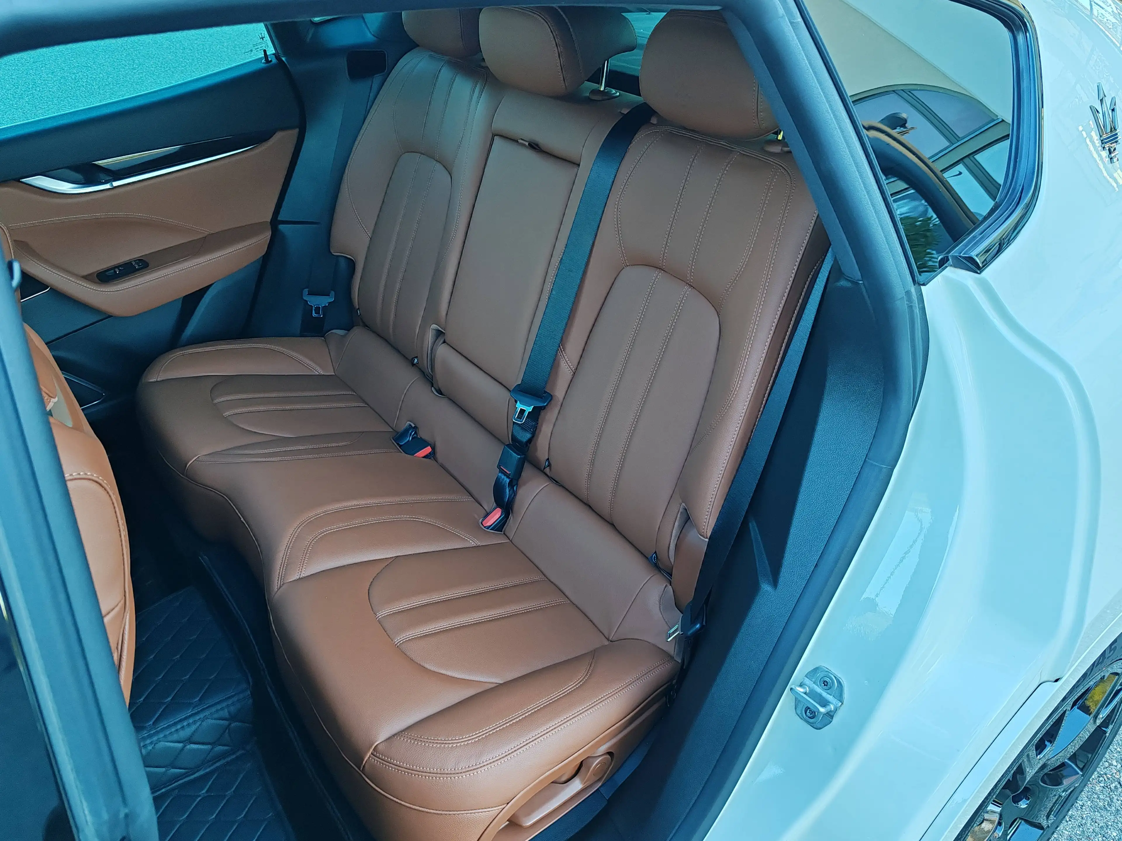 Maserati Levante GT Hybrid | NERISSIMO | SPORT | PIENO FIORE | SKYHOOK | H&K | ACC | LED | 360° | MASERATI-HISTORIE — photo 15