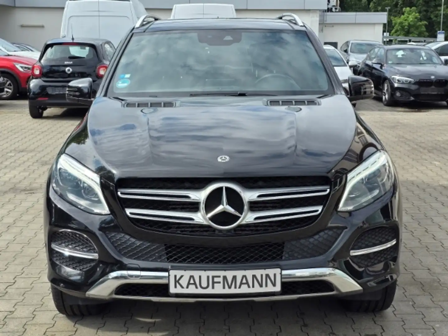 Mercedes-Benz GLE 350 d 4Matic Allrad StandHZG AHK El. Panodach Panorama Noir - 2