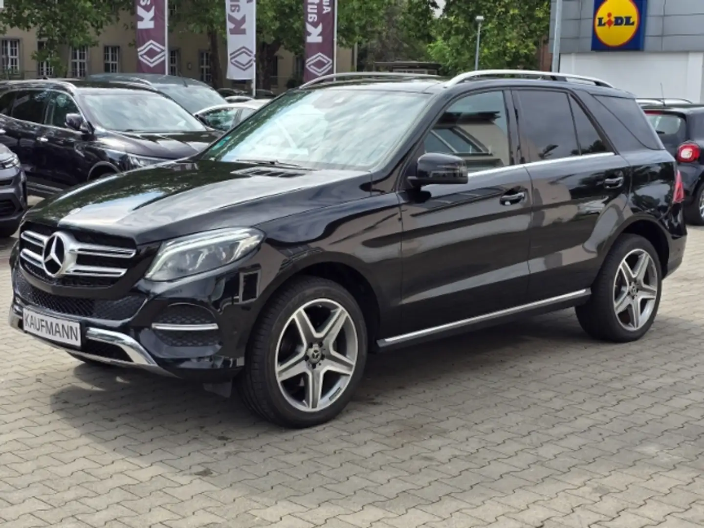 Mercedes-Benz GLE 350 d 4Matic Allrad StandHZG AHK El. Panodach Panorama Noir - 1