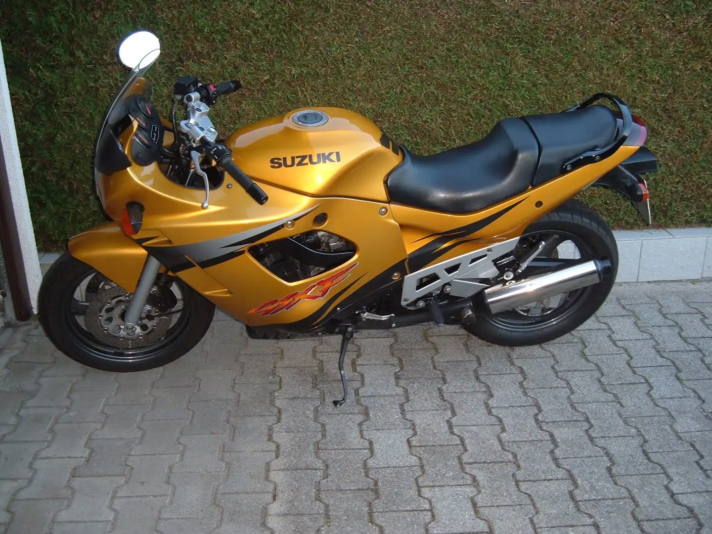 Suzuki GSF 600 GSXF 600 86PS Oro - 1