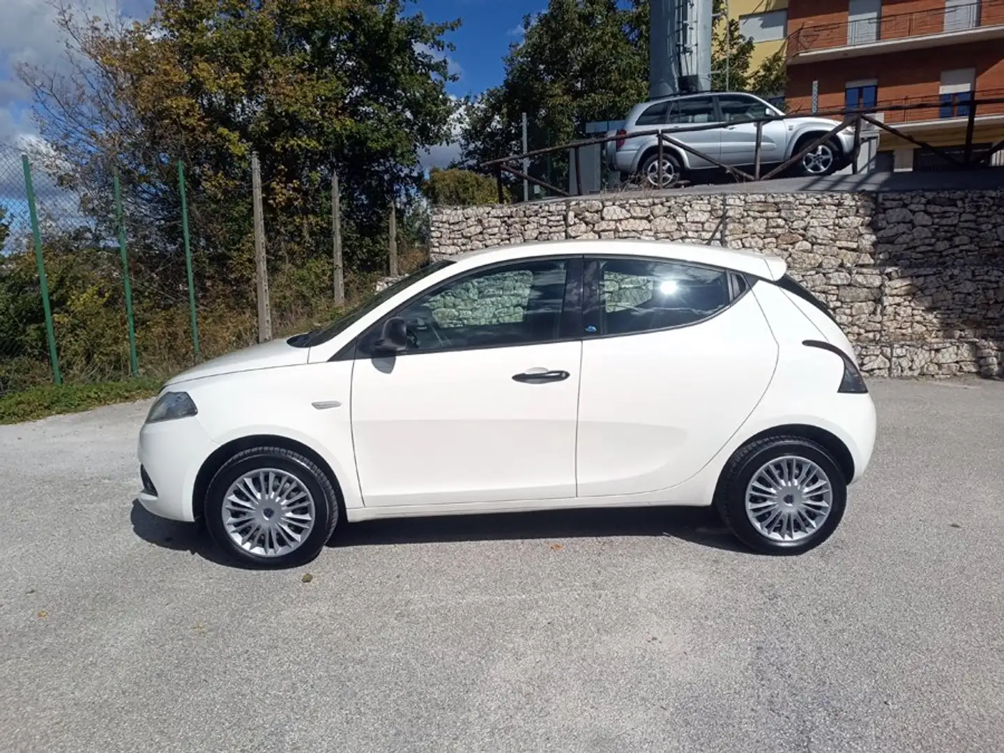 Lancia Ypsilon Ypsilon III 2015 1.2 Elefantino Blu Bianco - 2