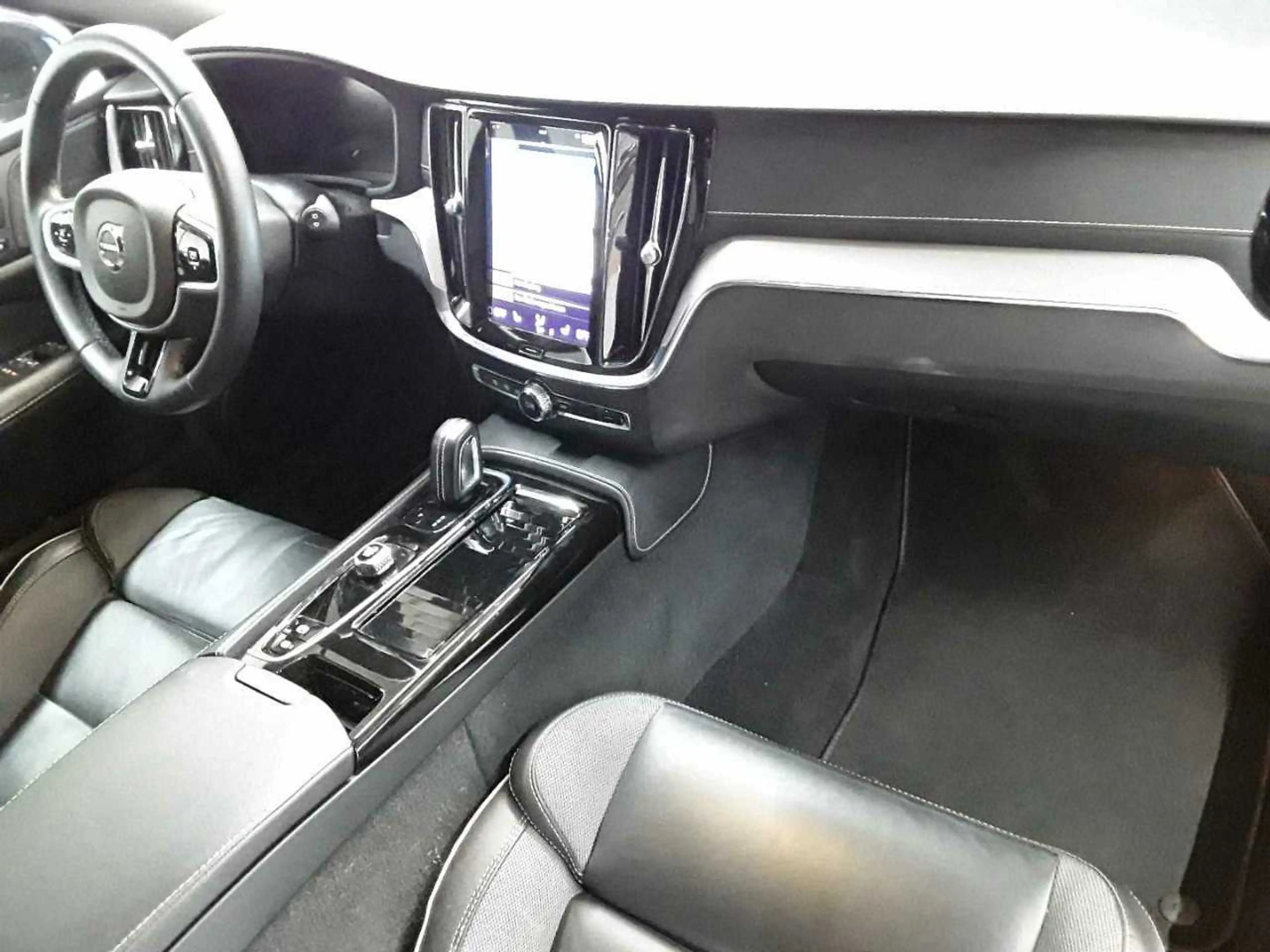 Volvo V60 V60 T6 AWD Recharge RDesign PANO AHK — photo 9