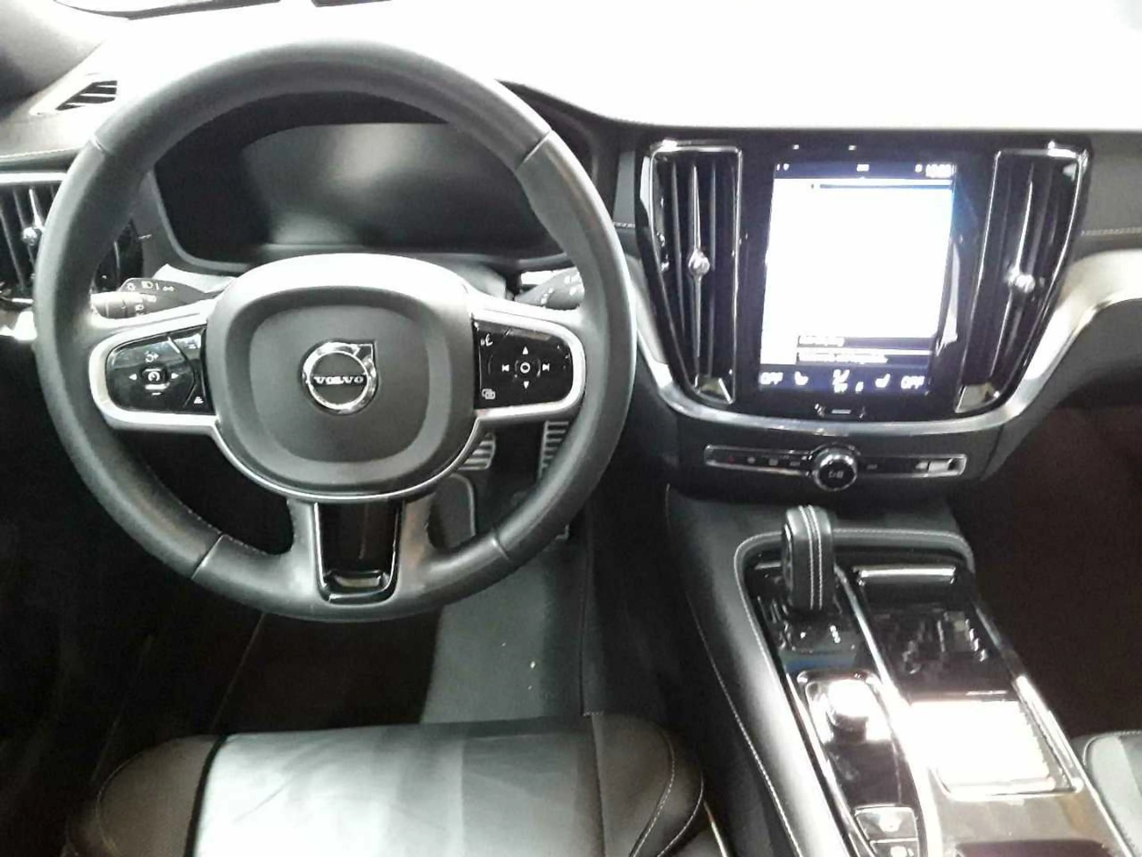 Volvo V60 V60 T6 AWD Recharge RDesign PANO AHK — photo 10