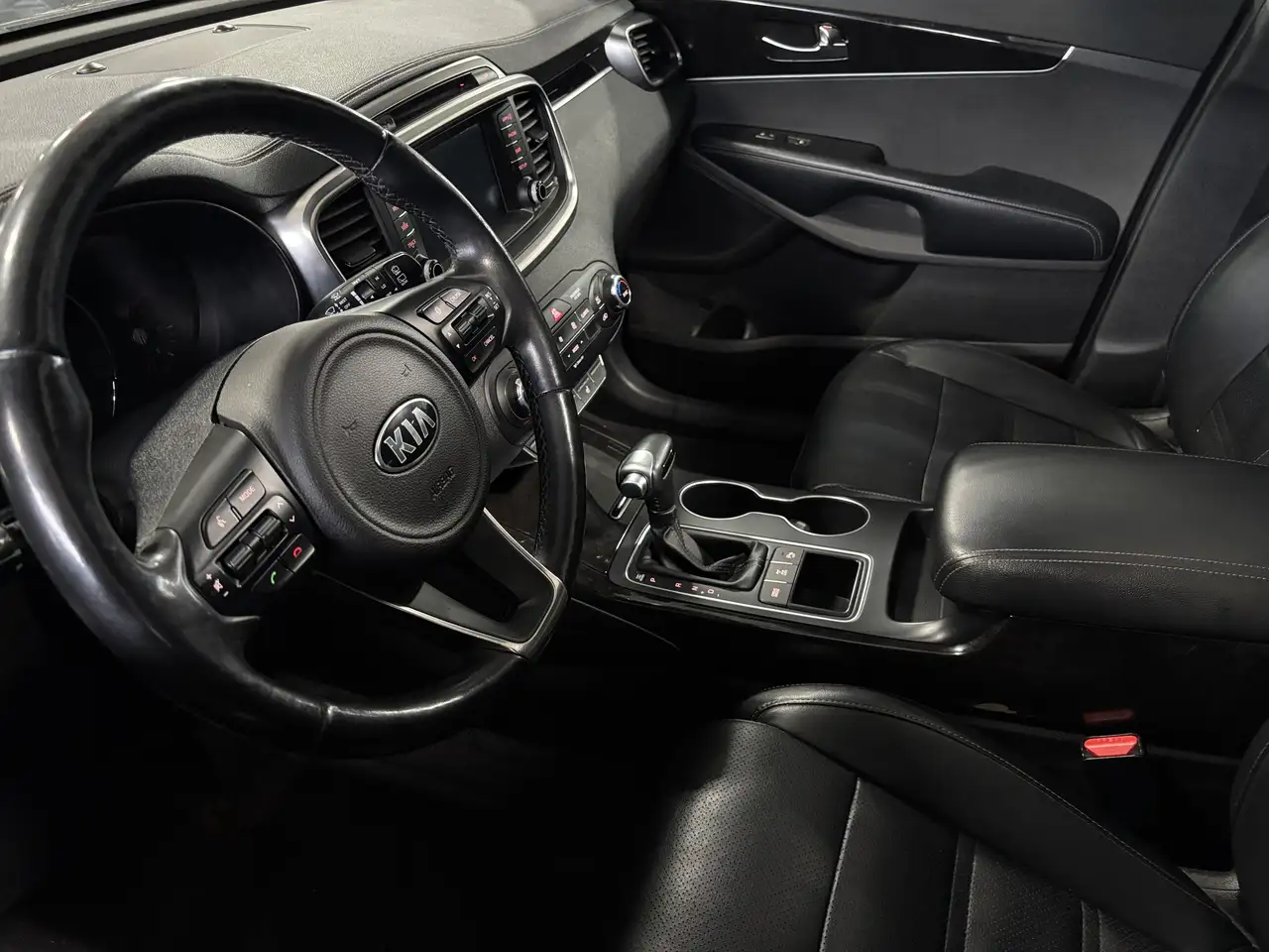 Kia Sorento снимка Kia Sorento