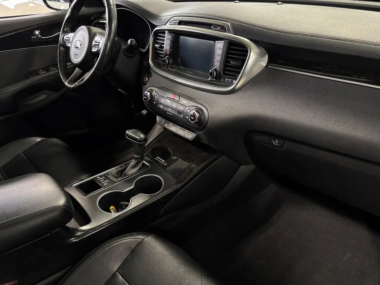 Kia Sorento снимка Kia Sorento