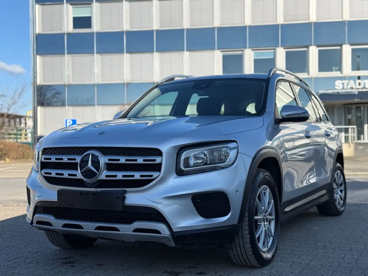 Mercedes-Benz GLB 200 d DCT:Automatik,Kamera,AHK,17.4-Netto Plateado - 1