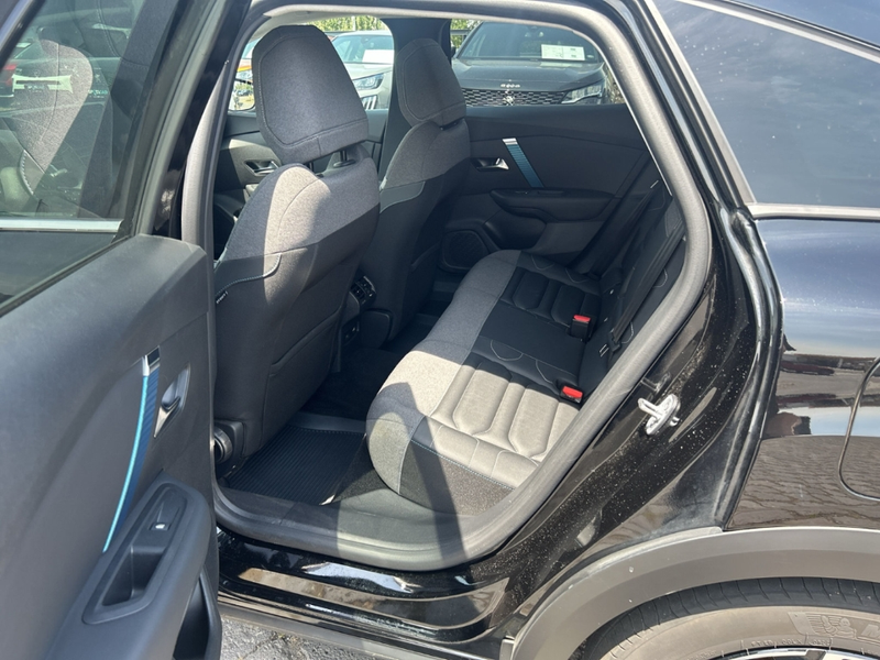 Citroen C4 -e Shine Elektromotor 136 — photo 8