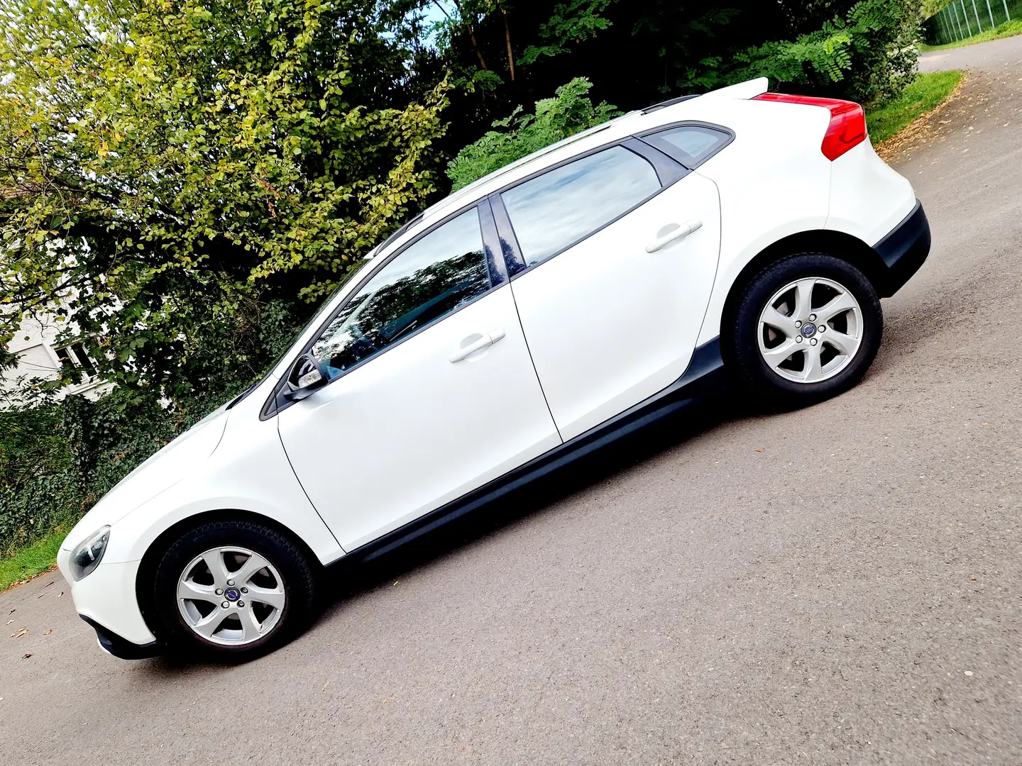Volvo V40 Cross Country V40 Cross Country D2 Kinetic Kinetic Weiß - 2