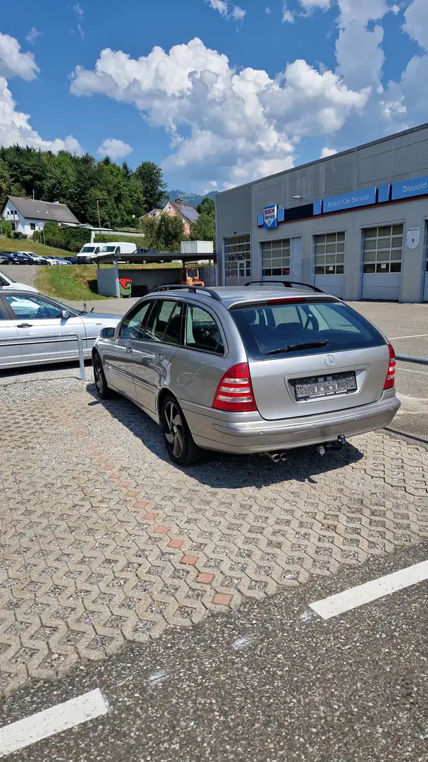 Mercedes-Benz C 320 T Avantgarde 4MATIC Aut. - 2