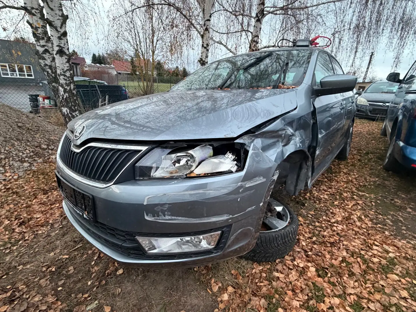 Skoda Rapid/Spaceback Elegance*UNFALL*Motor Läuft* Plateado - 2