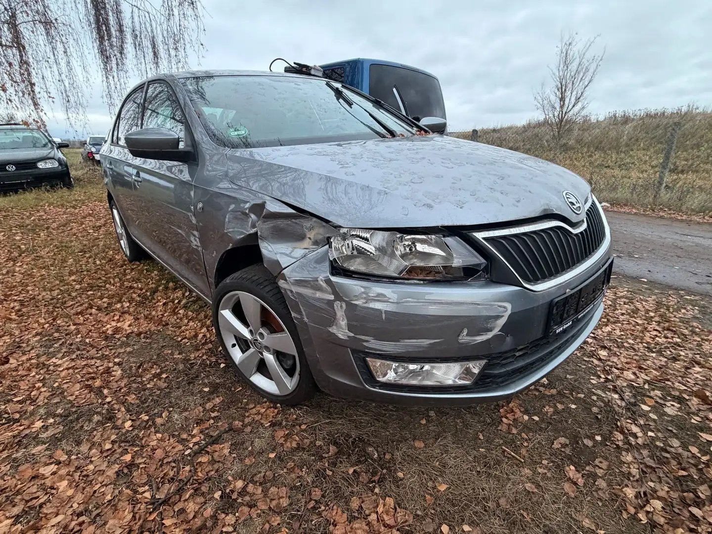 Skoda Rapid/Spaceback Elegance*UNFALL*Motor Läuft* Plateado - 1