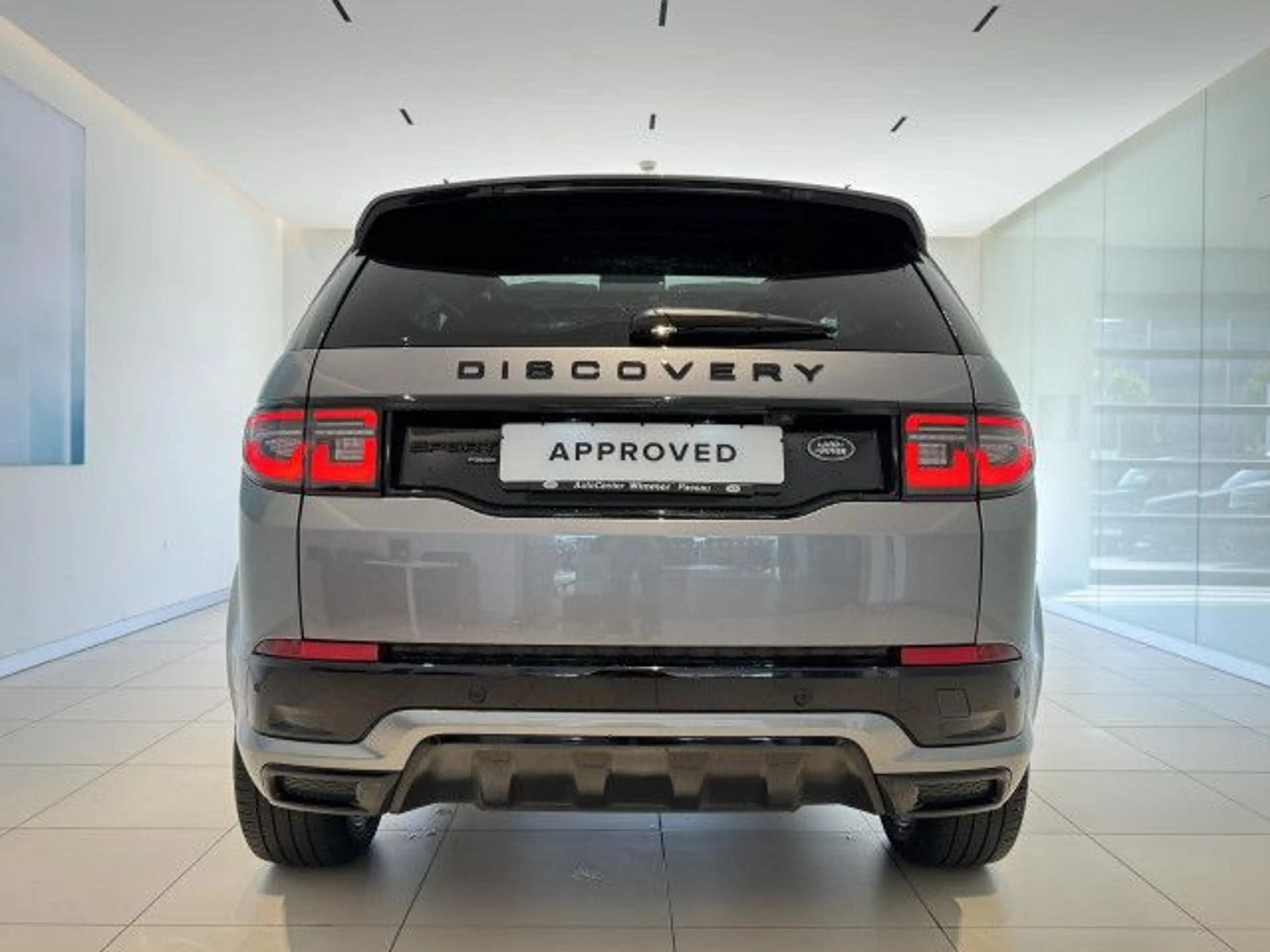Land Rover Discovery Sport P300e R-Dyn SE Panoramadach Navi — photo 7