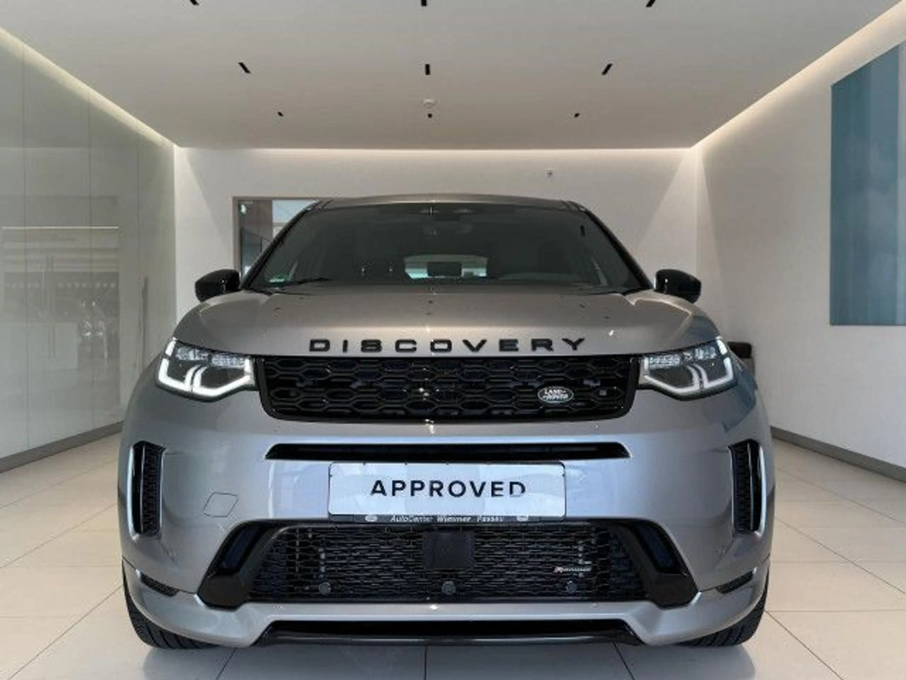 Land Rover Discovery Sport P300e R-Dyn SE Panoramadach Navi — photo 8