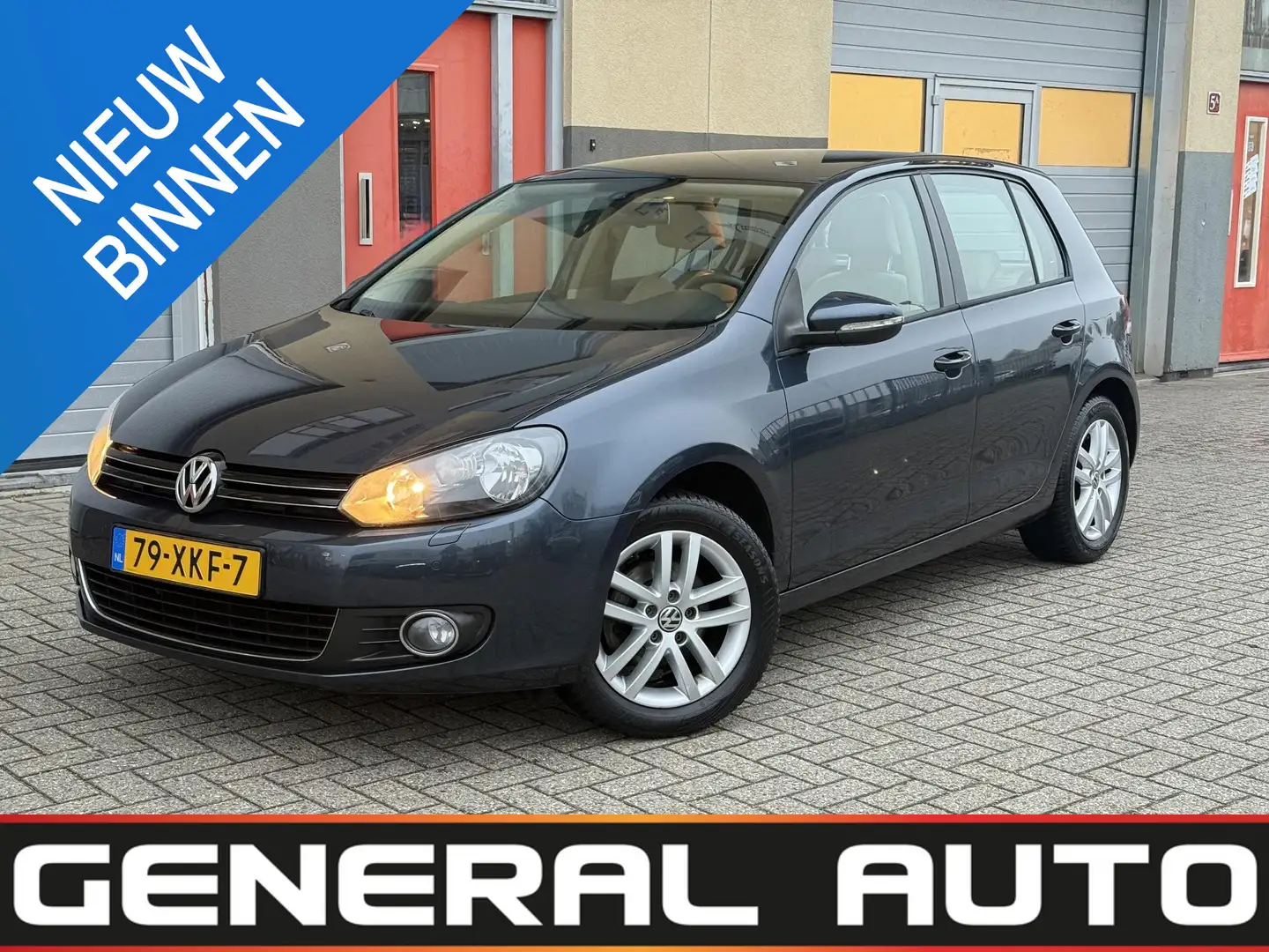 Volkswagen Golf 1.2 TSI Highline BlueMotion, DSG Automaat Blauw - 1