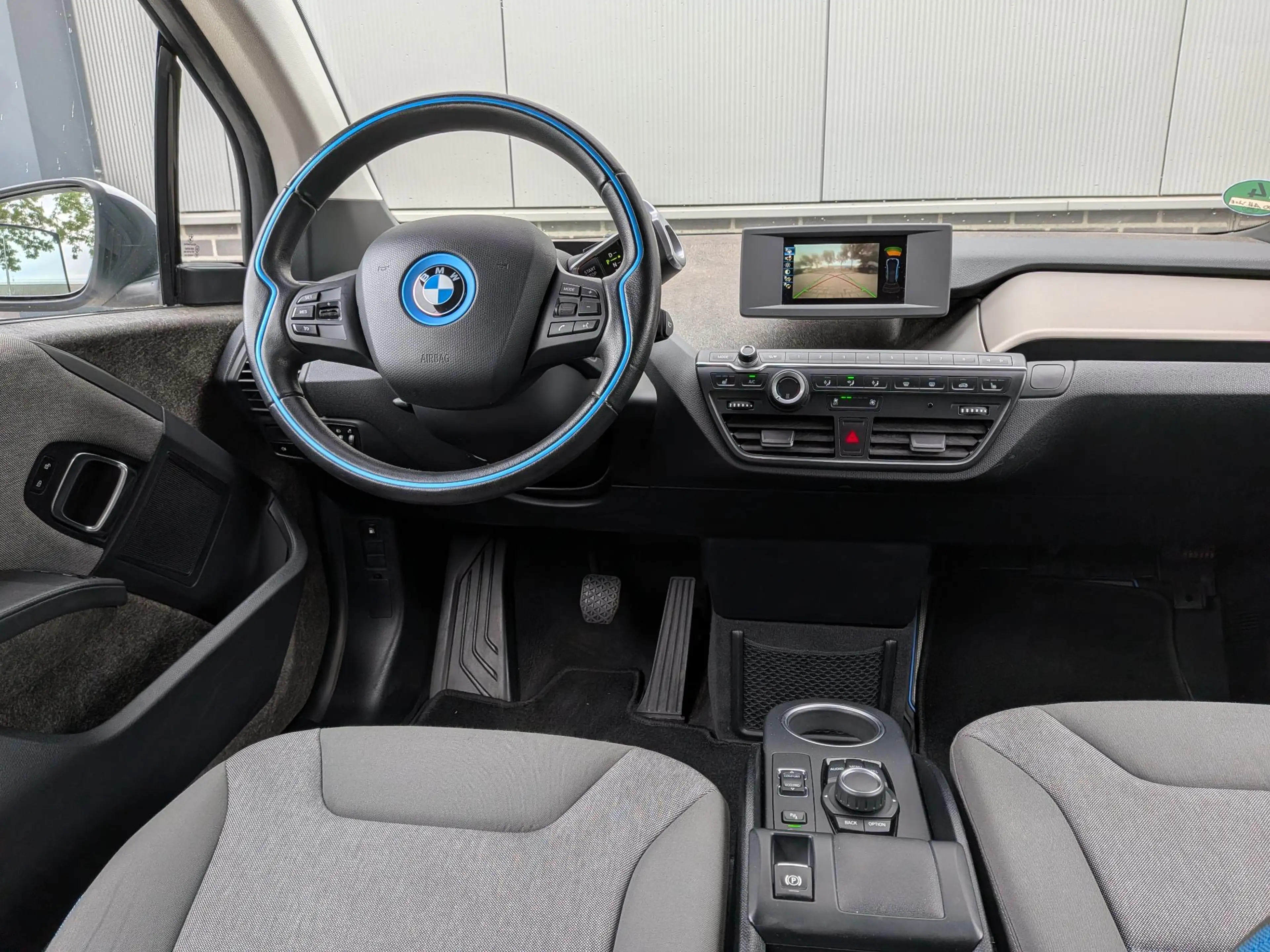 BMW i3 Range Extender | Parkingpack | Airco | 20" | Sluit — photo 22