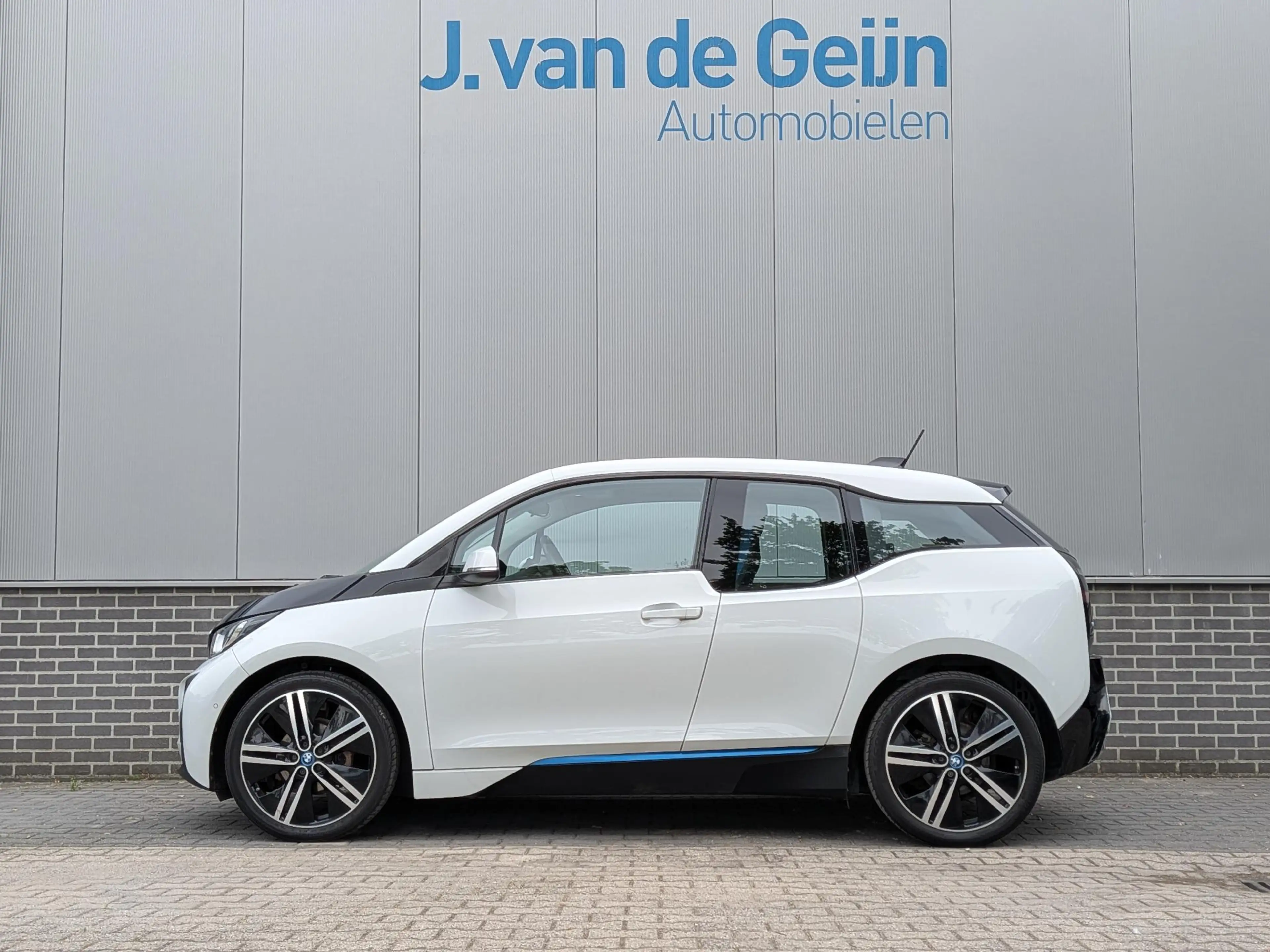 BMW i3 Range Extender | Parkingpack | Airco | 20" | Sluit — photo 2
