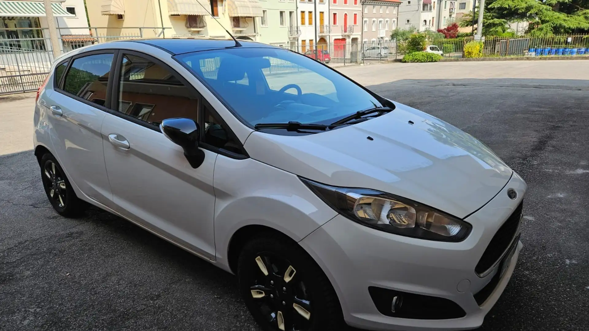 Ford Fiesta 5p 1.2 Black&White 82cv - 2
