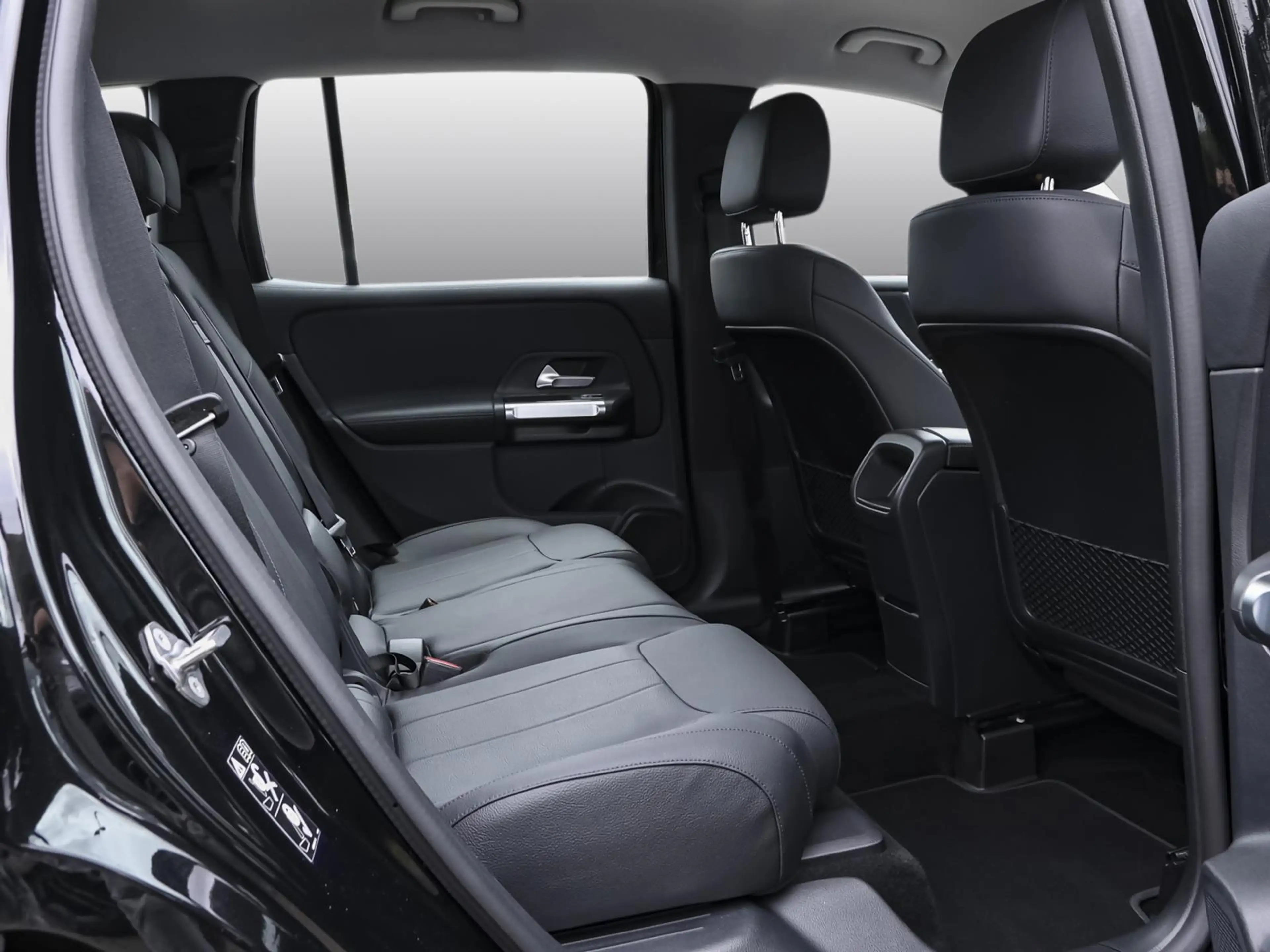 Mercedes-Benz GLB 180 Progressive LEDER NAVI KAMERA — photo 4