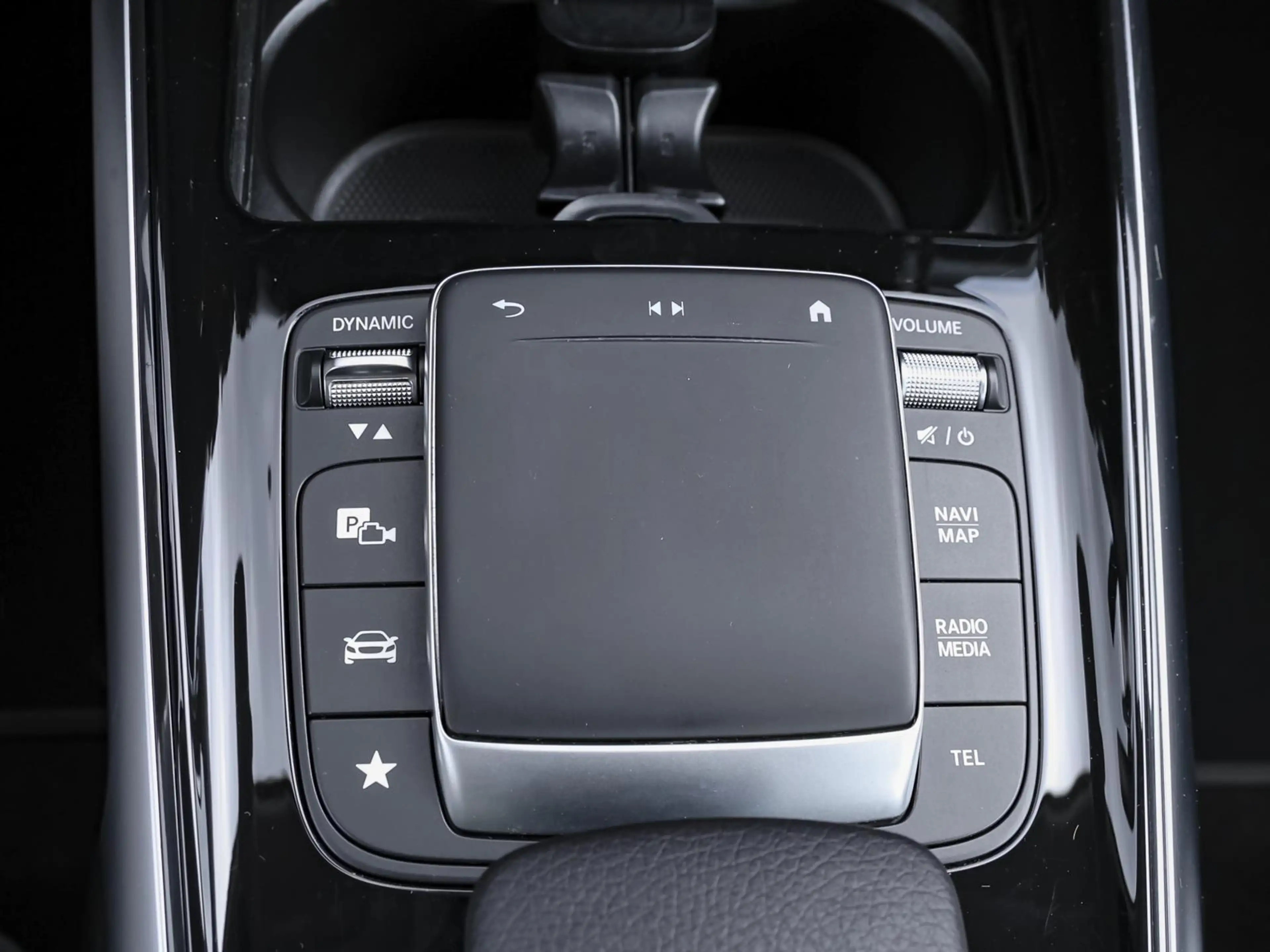 Mercedes-Benz GLB 180 Progressive LEDER NAVI KAMERA — photo 11