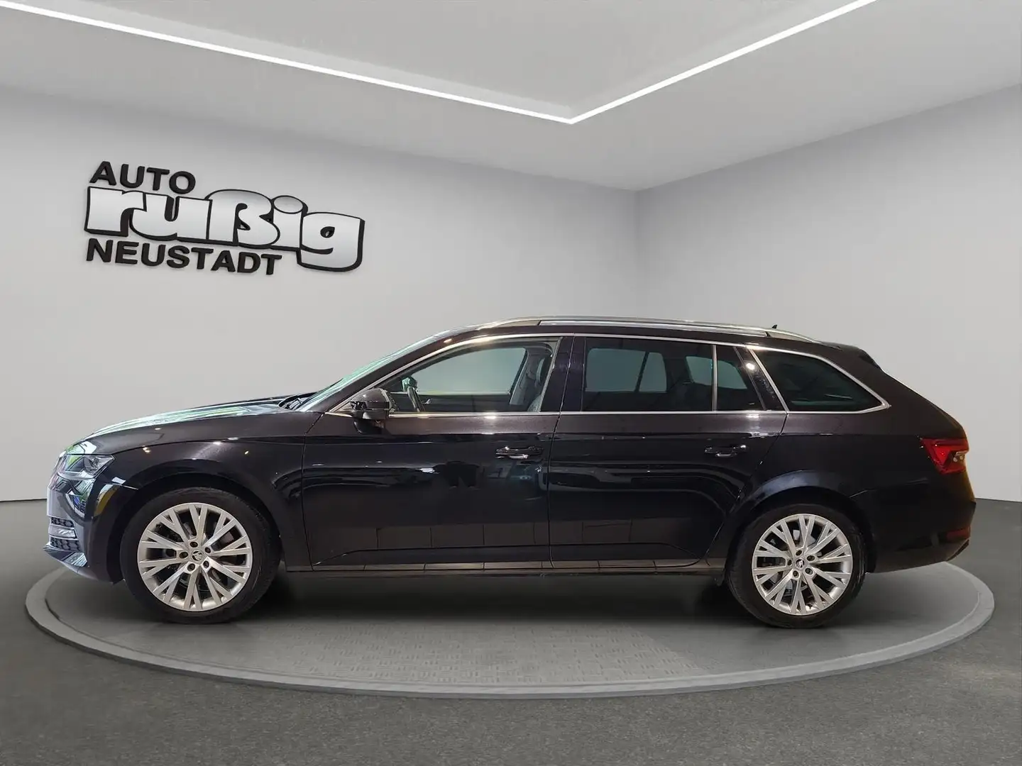 Skoda Superb Style Plus 2.0 TDI Metallic Schwarz - 2