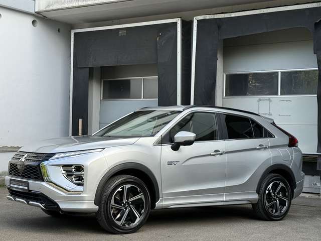 Mitsubishi Eclipse Cross Plus Select Black Hybrid 4WD 360°